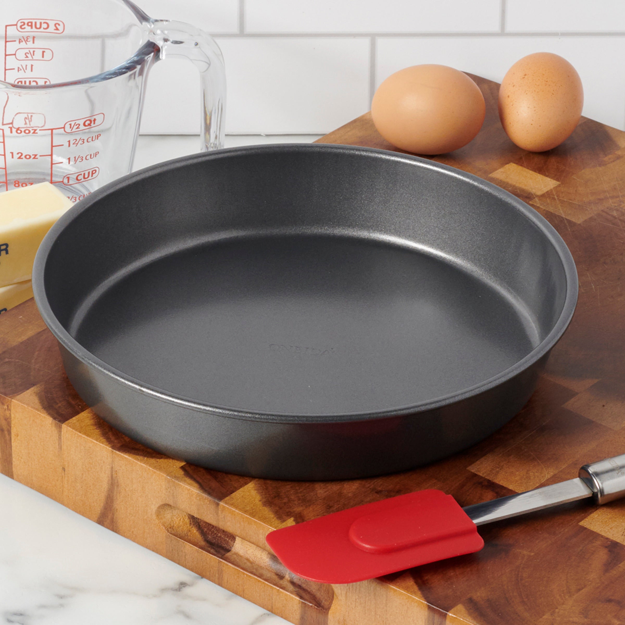 Bliss Bakeware 9-Inch Round Cake Pan - Nonstick Baking Pan for Cakes, Pies & Desserts - Perfect for Birthday Cakes, Wedding Cakes & Home Baking