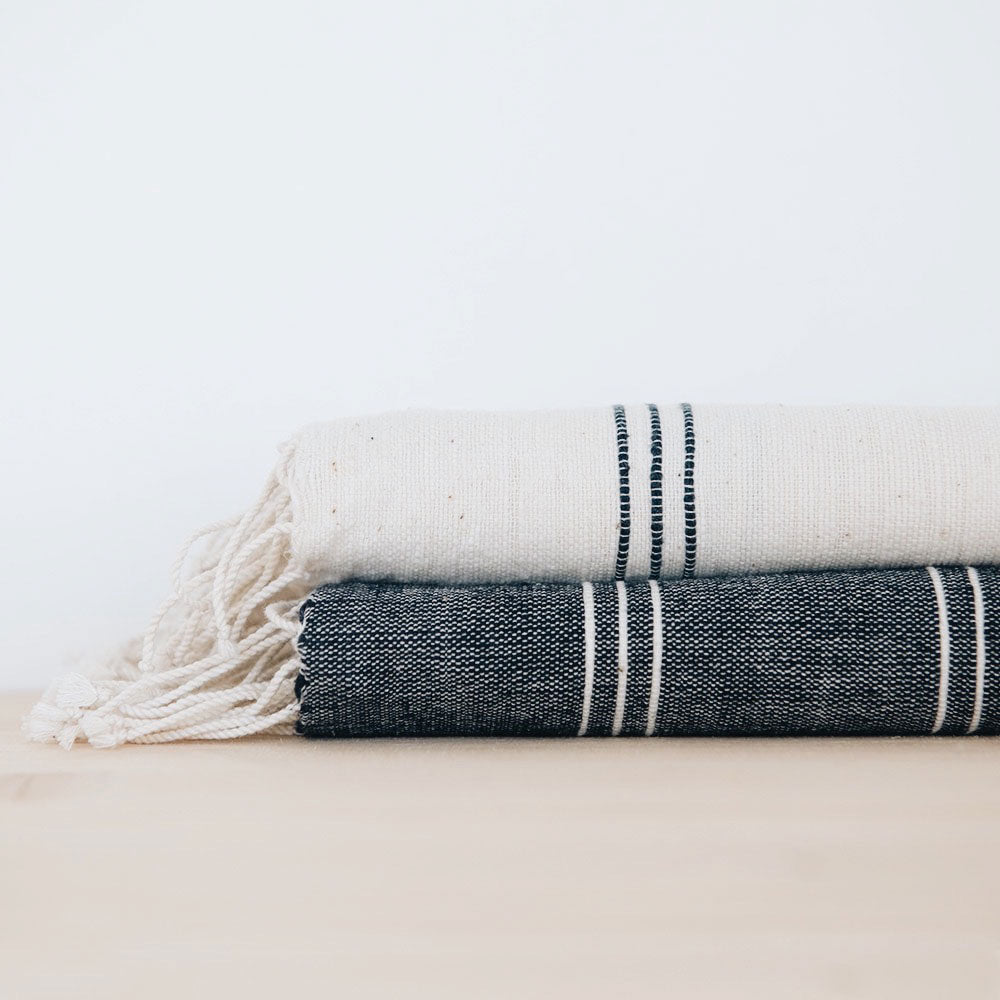 Premium Livingston Hand Towel - Soft & Absorbent Navy Blue Bath Towel for Kitchen, Bathroom & Gym - Quick-Drying & Durable for Everyday Use