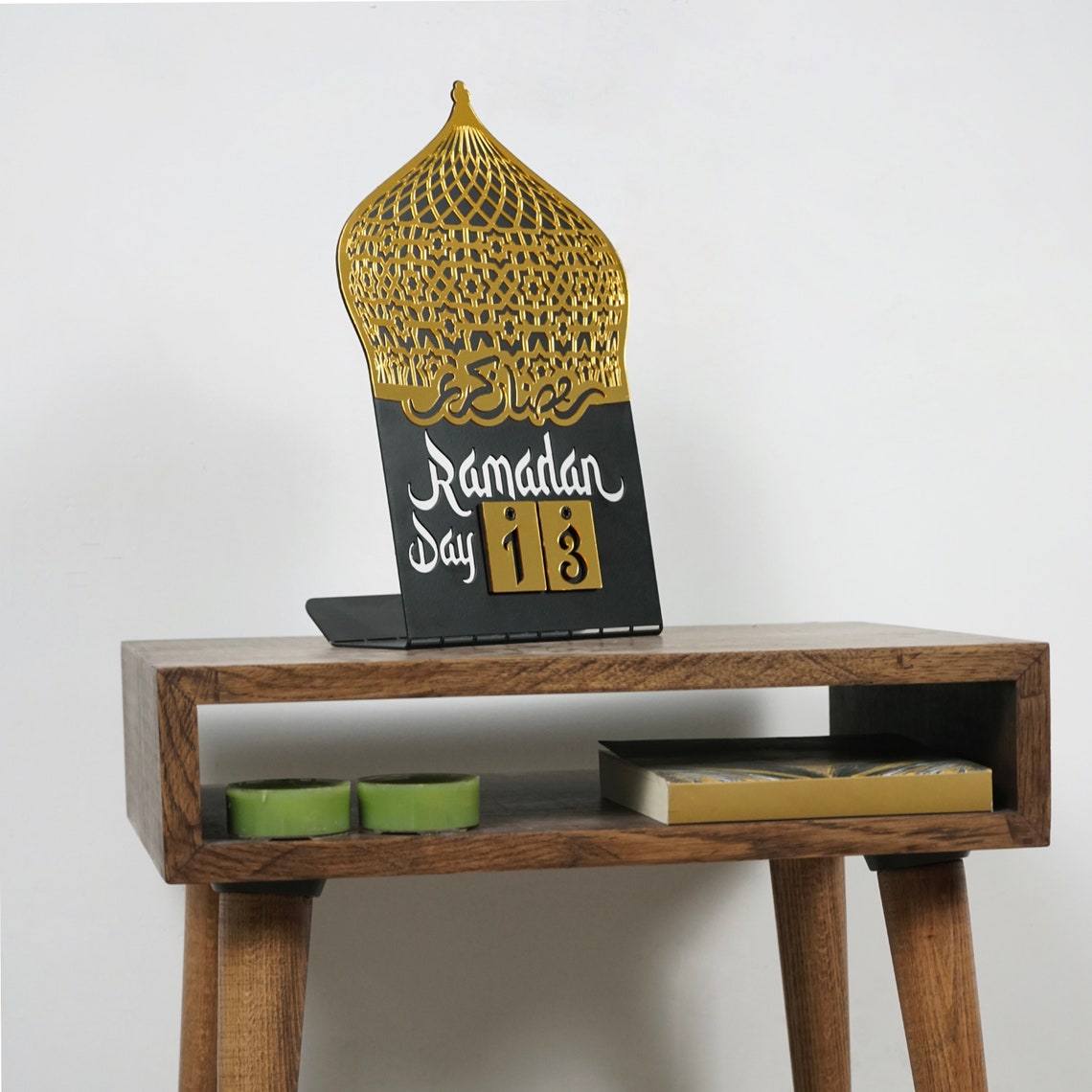 Ramadan Calendar - Metal & Acrylic Islamic Table Decor for Home & Office - Perfect Muslim Gift for Eid, Iftar & Islamic Holidays