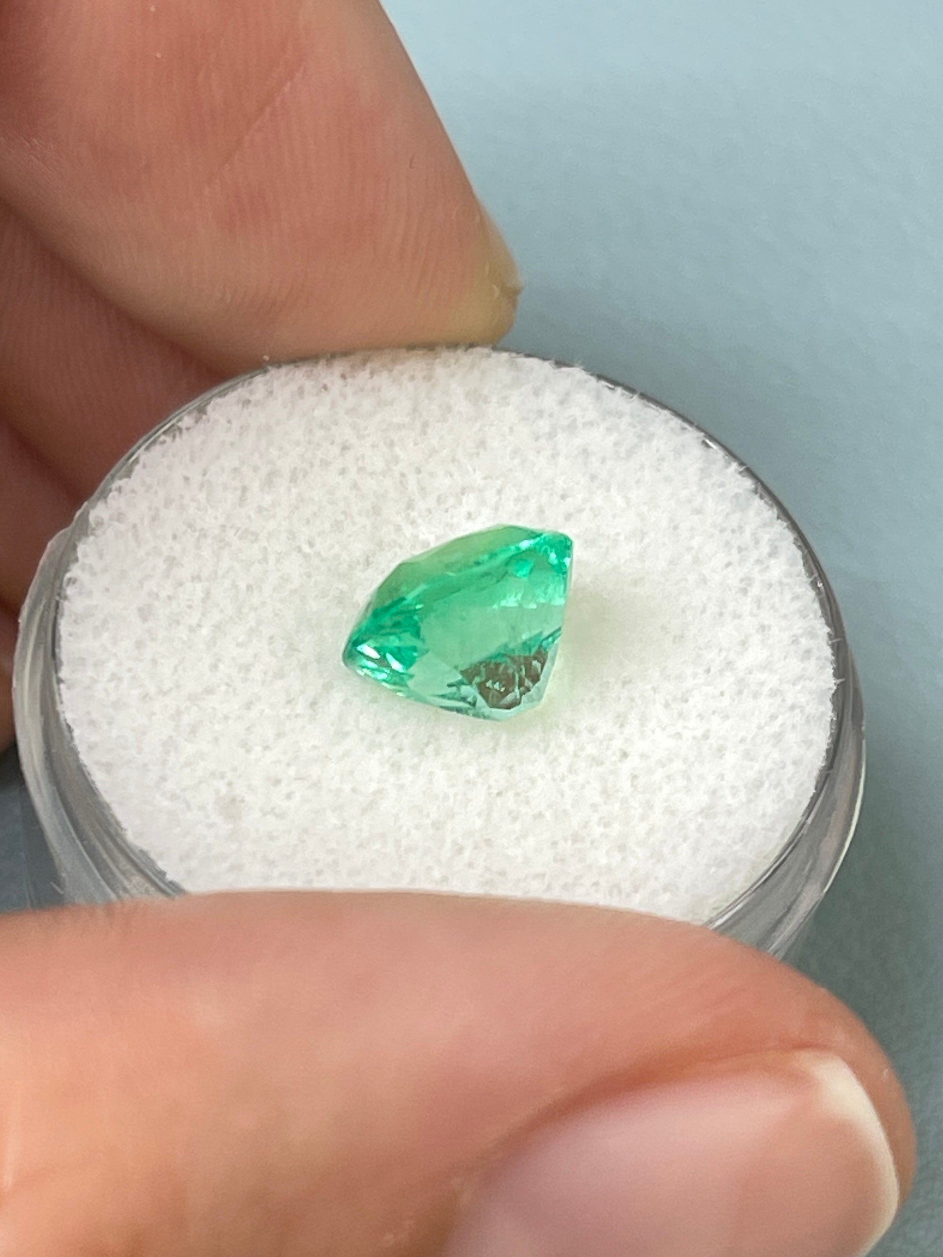 2.31 Carat 8.5x8mm Vibrant Yellowish Green Natural Loose Colombian Emerald Cushion Cut Gemstone for Jewelry Making, Engagement Rings & Collector's Display