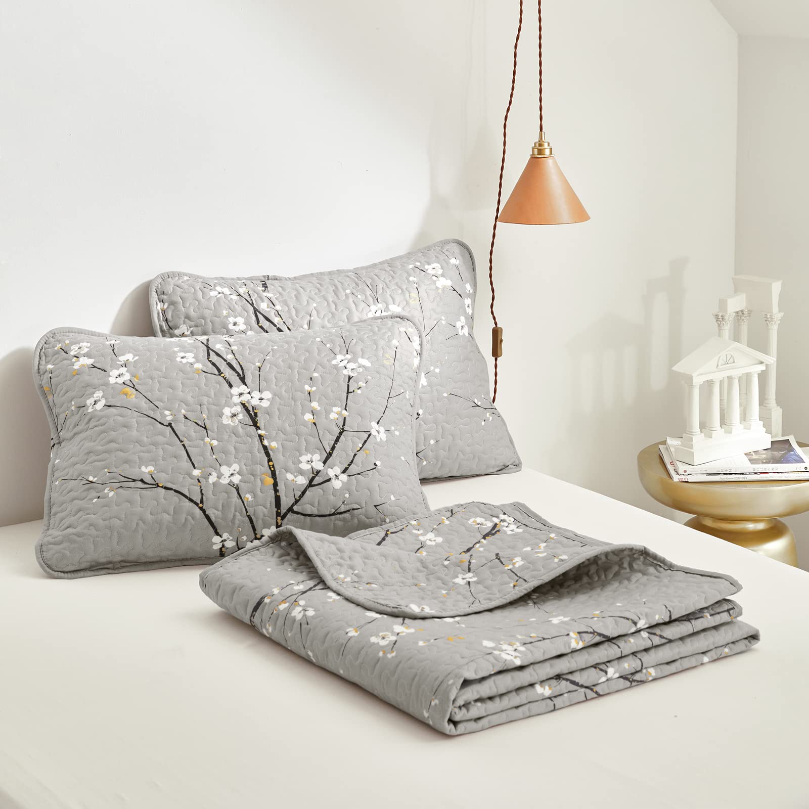 UOZZI 2-Piece Reversible Quilt Set - Gray Branch with White Orange Floral Pattern - Twin Size 68x86 Inches - Soft Microfiber Lightweight Bedspread - All Season Coverlet for Bedroom, Guest Room & Dorm - Includes 1 Quilt + 1 Shams