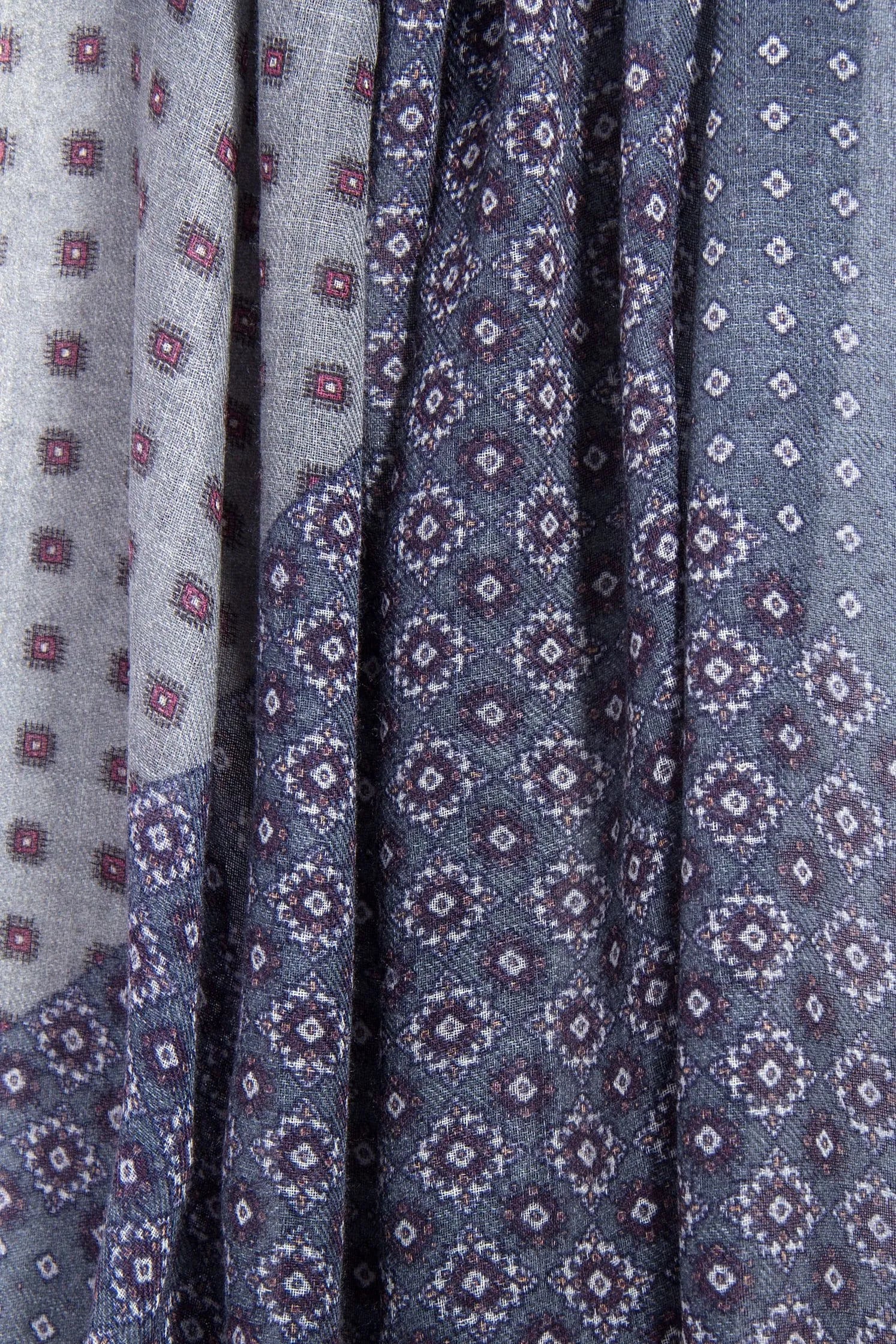 Premium Men's Wool Scarf - Soft & Warm Winter Accessory for Outdoor Activities, Travel & Fashion