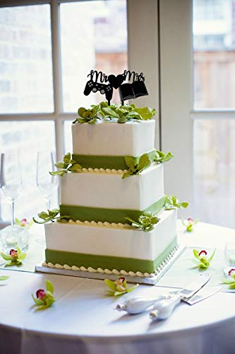 Romantic & Funny Mr & Mrs Wedding Cake Topper with Game Controller & Book - Perfect for Gamer Couples & Book Lovers - Ideal for Wedding Cakes, Anniversary Celebrations & Bridal Showers