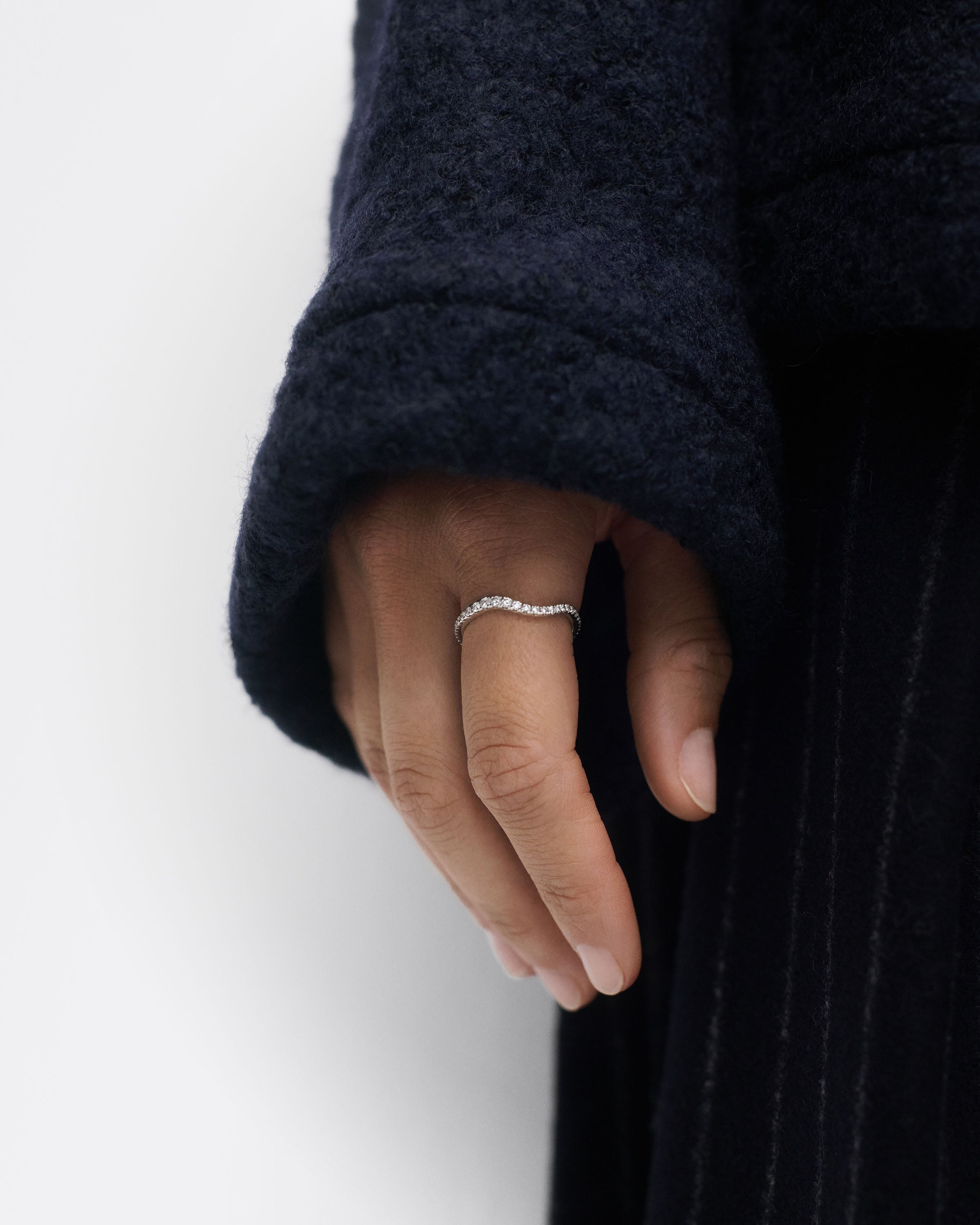 Exquisite Diamond and White Gold Flow Ring for Women - Elegant Wedding, Engagement, Anniversary Gift - Perfect for Special Occasions & Everyday Luxury