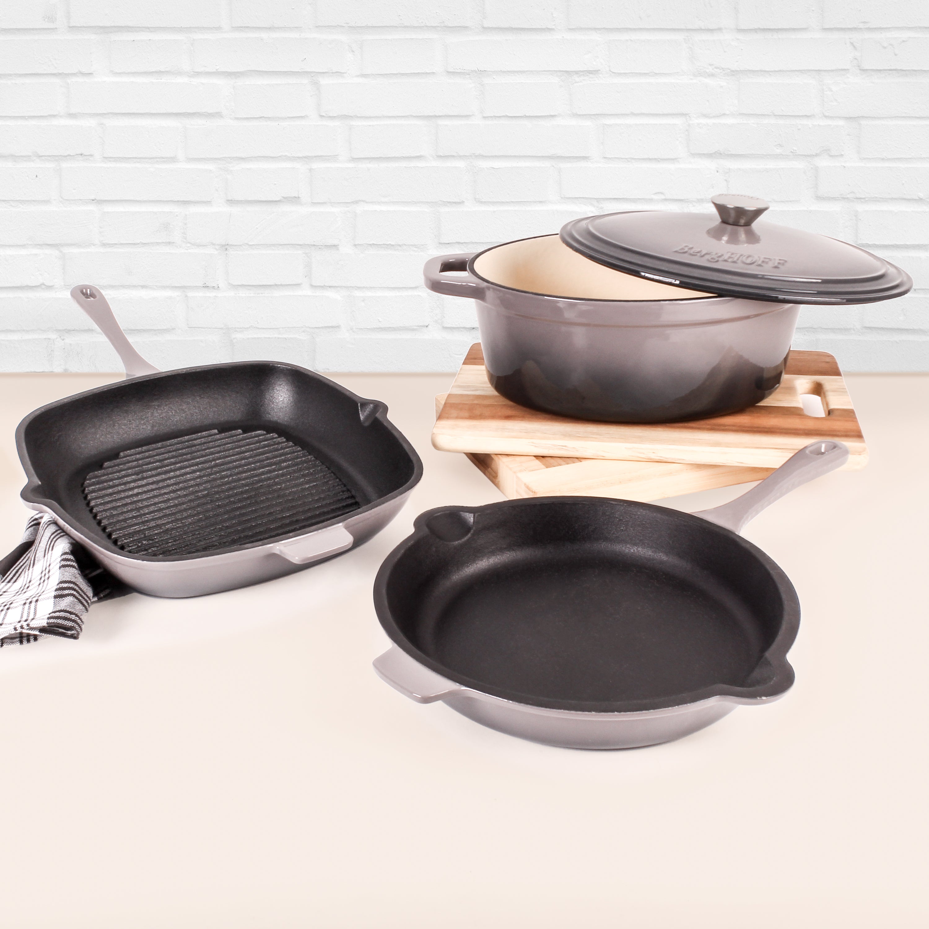 BergHOFF Neo 4-Piece Cast Iron Cookware Set - Grill Pan, Fry Pan & Oval Dutch Oven for Oysters | Premium Kitchen Cookware for Grilling, Frying & Braising | Perfect for Home Chefs & Outdoor Cooking