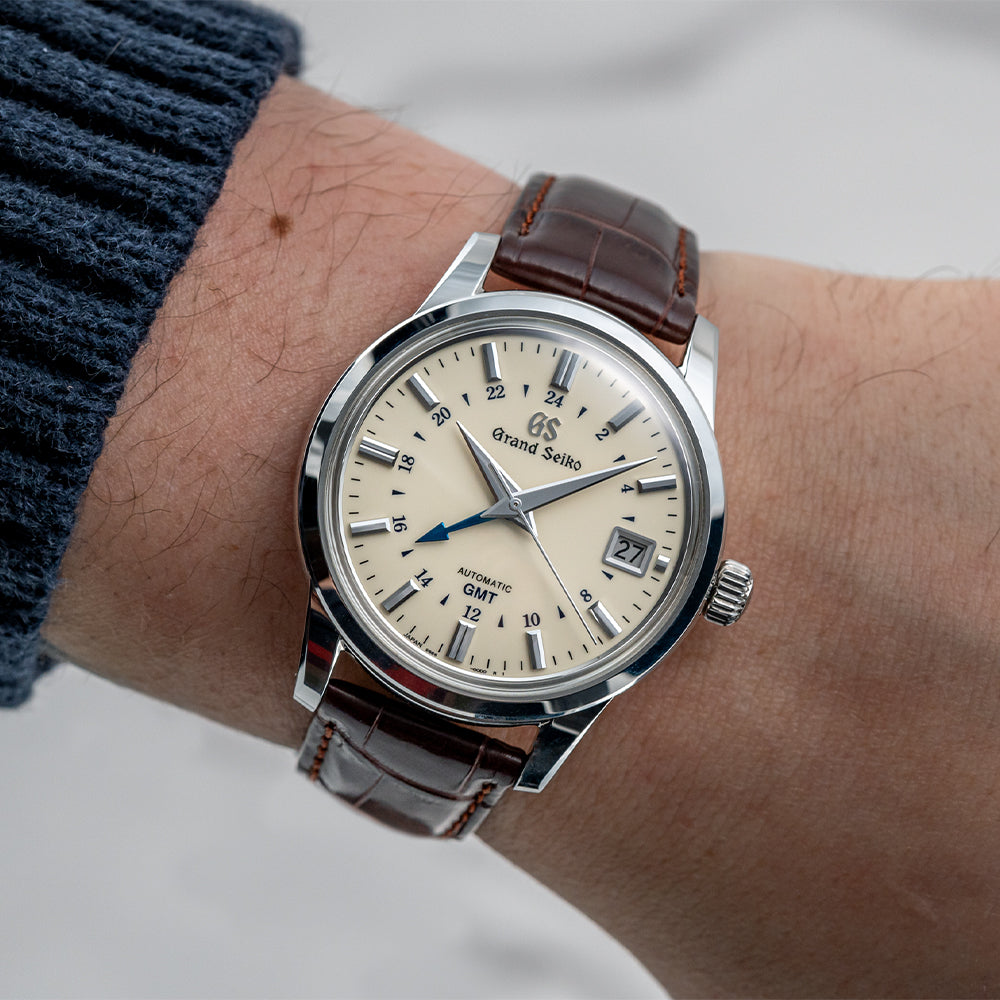 SBGM221 Elegance Mechanical GMT Watch 39.5mm Ivory Dial Leather Strap - Perfect for Business Travel & Luxury Fashion Accessories