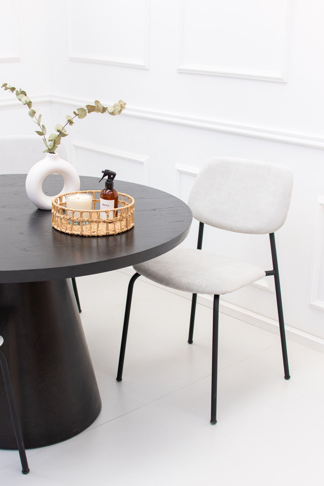 Fungi Dining Table - Modern Wooden Dining Room Table for 6 - Perfect for Family Gatherings & Dinner Parties
