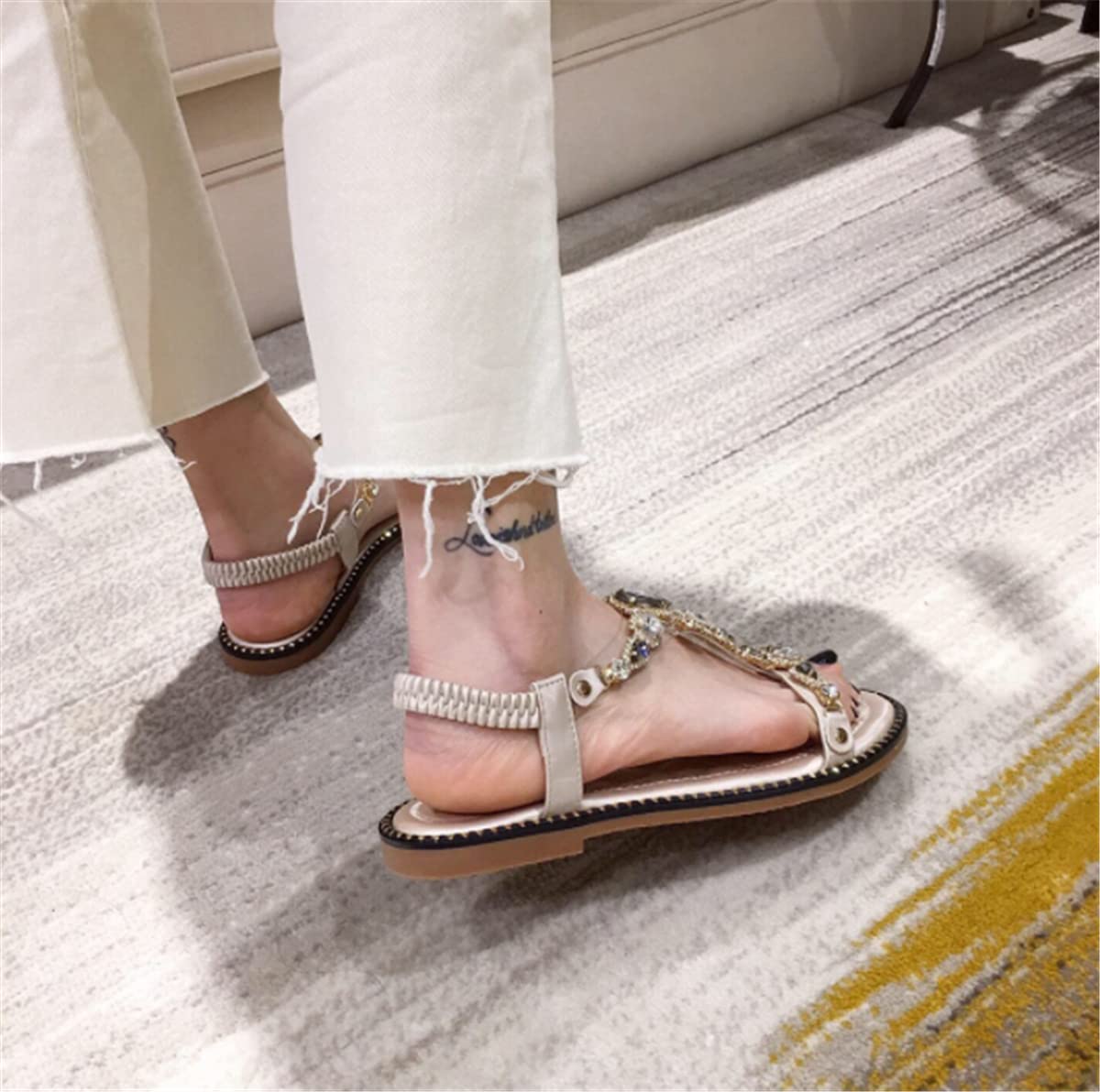Women's Rhinestone Fashion Sandals - Comfortable Flat Open Toe Summer Slippers in White | Perfect for Beach, Vacation & Casual Wear