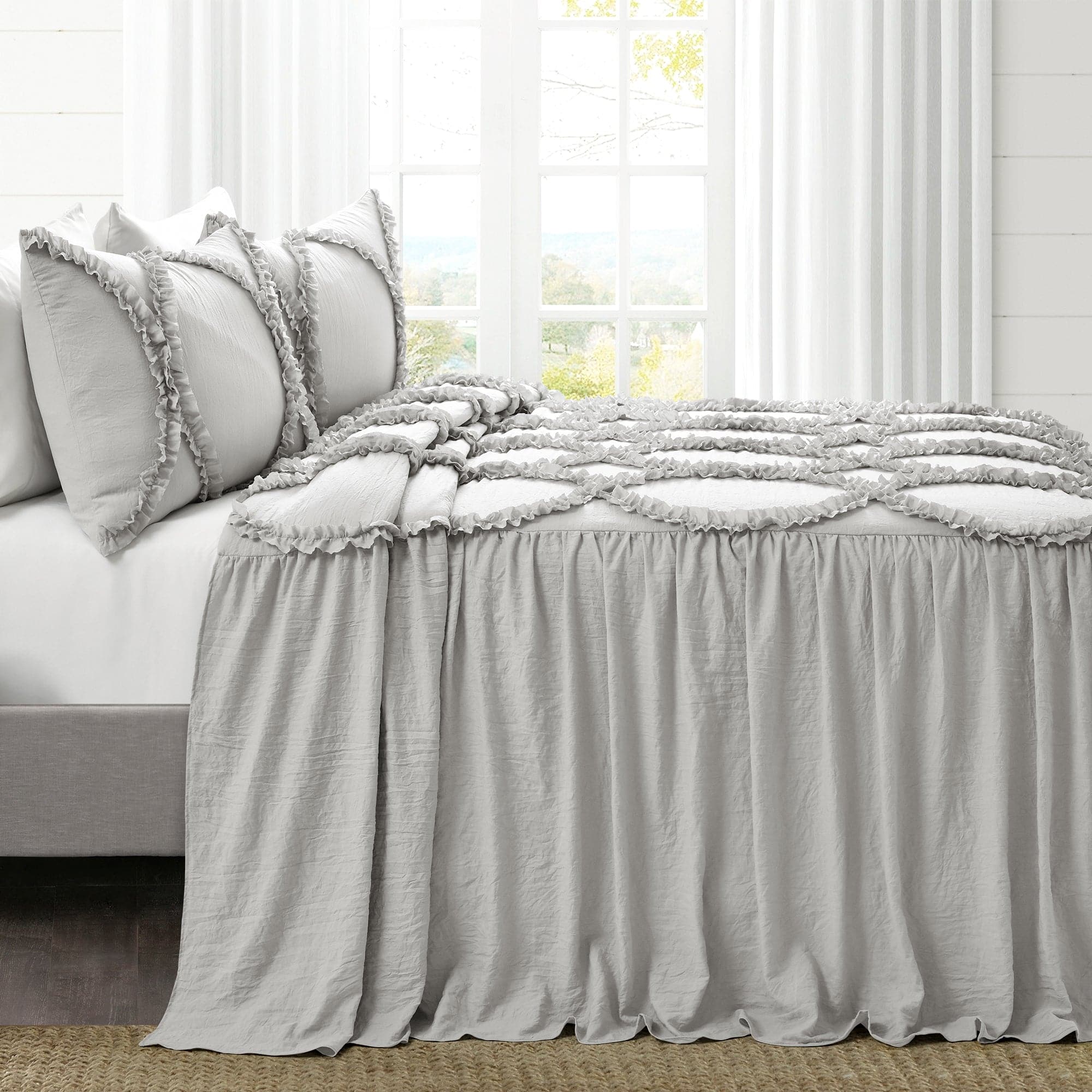 Riviera 3-Piece Bedspread Set - Queen Size Luxury Quilted Coverlet with Matching Pillow Shams - Perfect for Master Bedroom, Guest Room & Hotel Decor