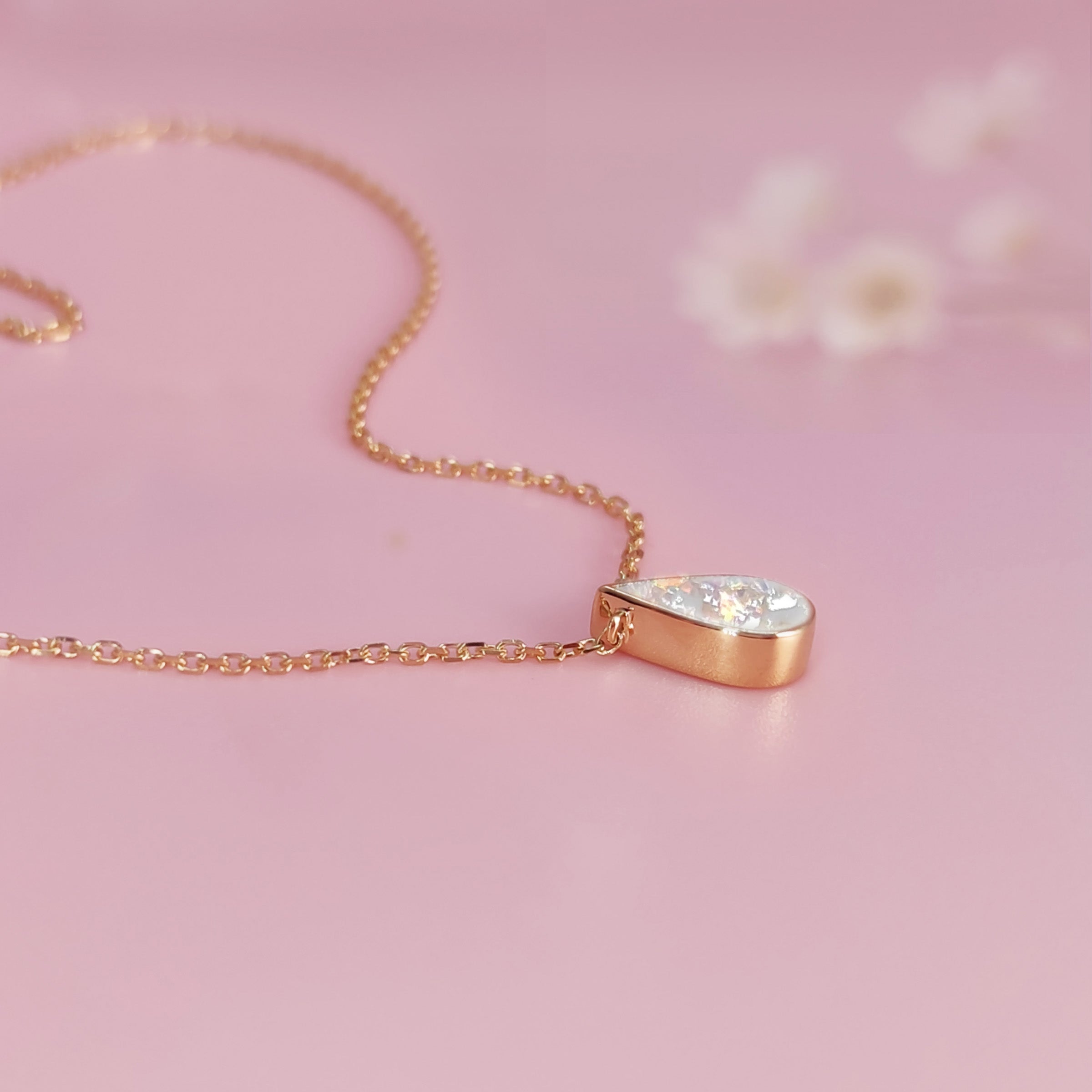 Serenity Droplet Memorial Ashes Necklace - Elegant Cremation Jewelry for Loved Ones | Perfect for Keeping Memories Close During Travel, Special Occasions & Everyday Wear