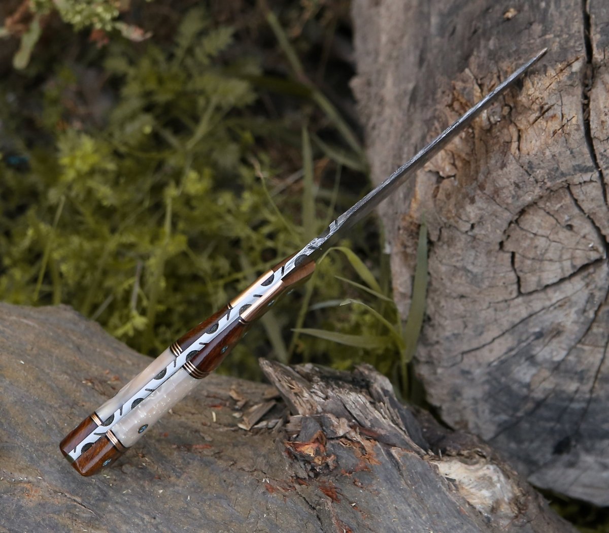 Premium Damascus Steel Hunting Knife with Mother of Pearl Inlay, Exotic Rosewood & Copper Handle - Perfect for Outdoor Adventures, Camping, and Survival Gear