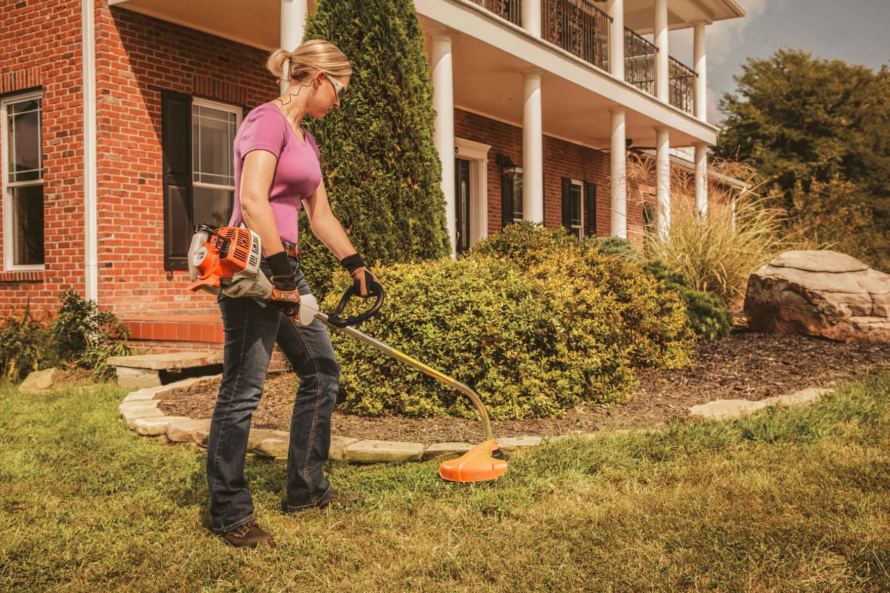 STIHL FS 38 Gas Powered Curved Shaft String Trimmer | Professional Weed Eater for Lawn & Yard Maintenance | Ideal for Homeowners & Landscapers