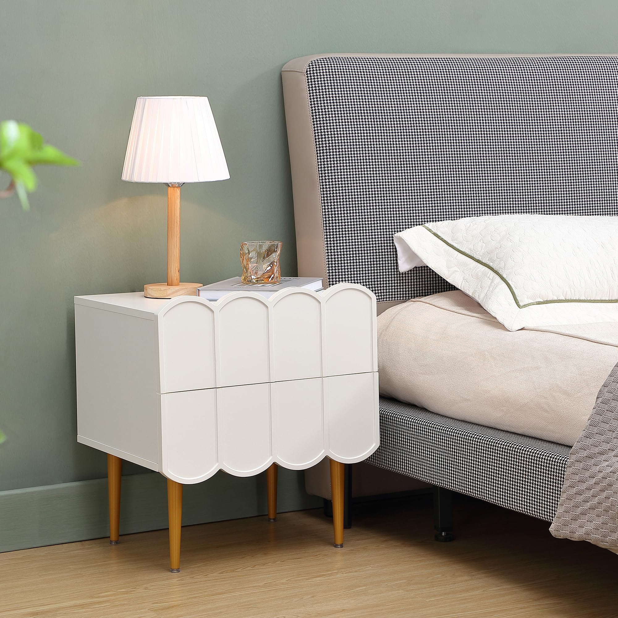 Modern Nightstand Set of 2 - White Bedside Tables with Drawers for Bedroom, Storage End Tables for Living Room - White/Gold Finish - Perfect for Small Spaces, Guest Rooms & Apartment Decor