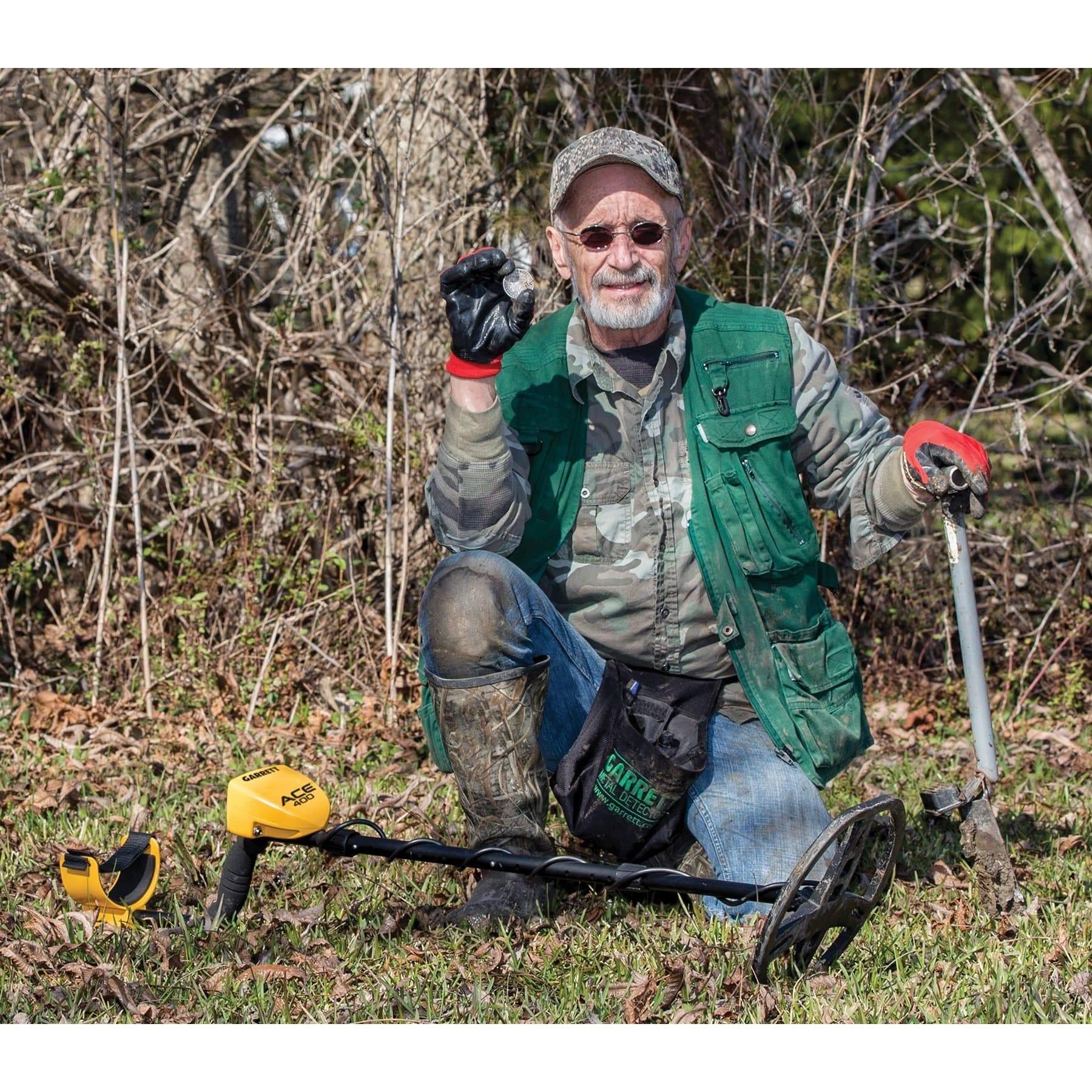 Garrett ACE 400 Metal Detector with Waterproof Coil - Professional Metal Detecting Equipment for Treasure Hunting, Beach, Park & Gold Prospecting | Ideal for Beginners & Experts