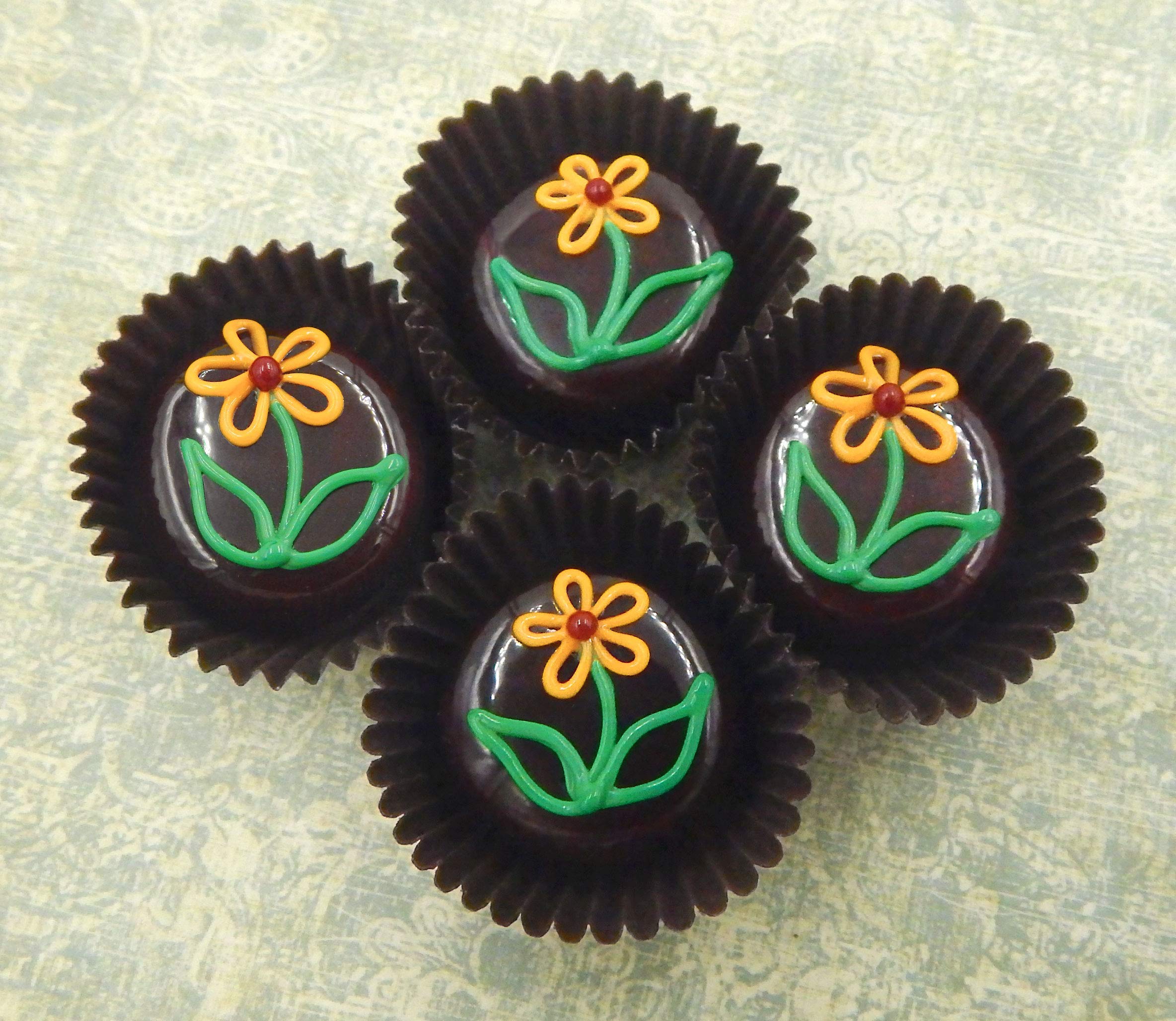 Handmade Glass Wildflower Chocolate Décor for Home & Gifts (Chocolate/Mango)