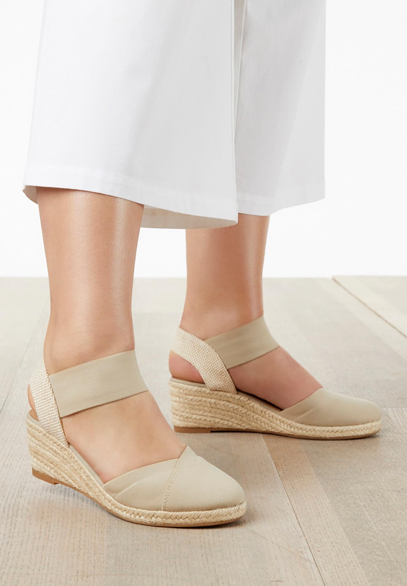 Comfortview Women's Wide Width The Abra Espadrille - Comfortable Casual Summer Shoes for Walking, Beach & Outdoor Activities
