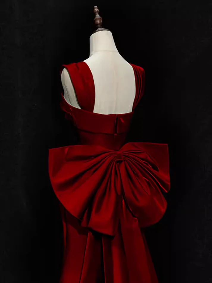 Elegant Mermaid Straps Long Sleeveless Red Prom Dress J5069 - Perfect for Homecoming, Evening Gala & Formal Events