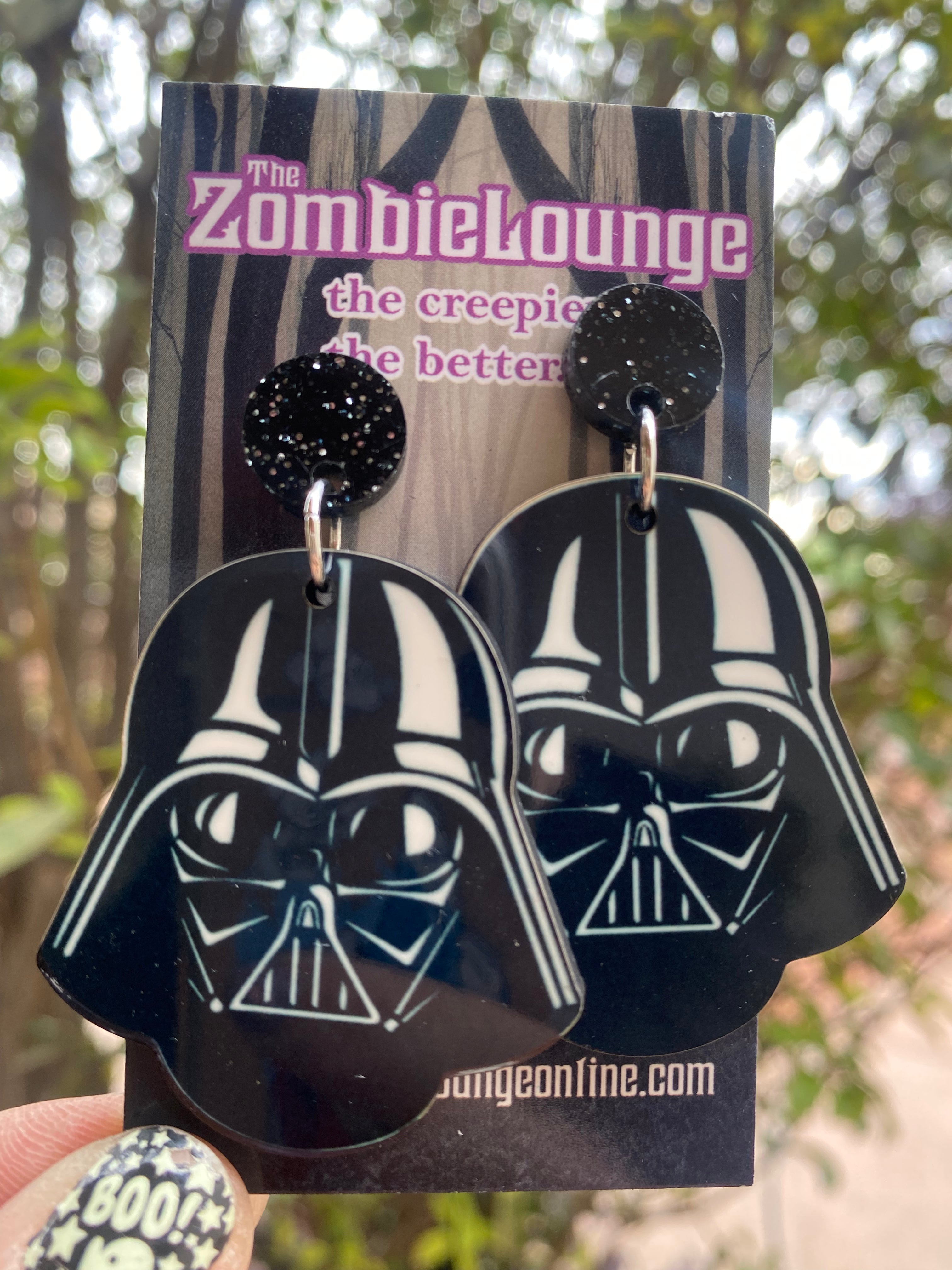 Star Wars Darth Vader Helmet Earrings for Women - Gothic Punk Cosplay Jewelry - Perfect for Halloween, Comic Con & Costume Parties