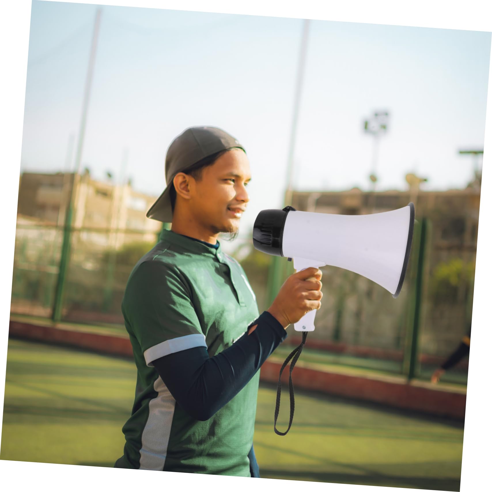 Gogogmee 1PC Wireless Microphone Speaker - Portable Mini Megaphone with Rechargeable Battery, Bullhorn & Air Horn Function - White | Perfect for Outdoor Events, Sports Games & Emergency Situations