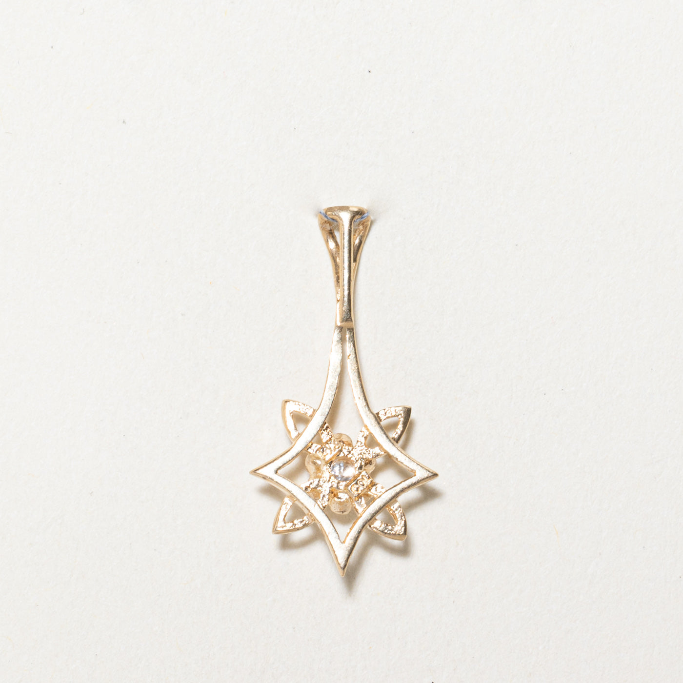 0.05ct Diamond Floral Star Pendant Necklace - Elegant 14K Gold Jewelry for Women, Perfect Gift for Anniversary, Birthday & Valentine's Day | Ideal for Weddings, Parties & Special Occasions