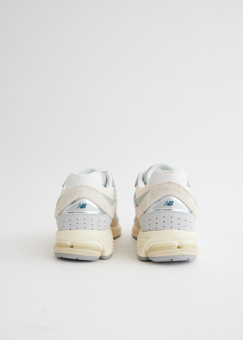 New Balance 2002R 'Linen' Retro Running Shoes - Men's Lightweight Comfortable Sneakers for Casual Wear, Gym & Street Style Fashion