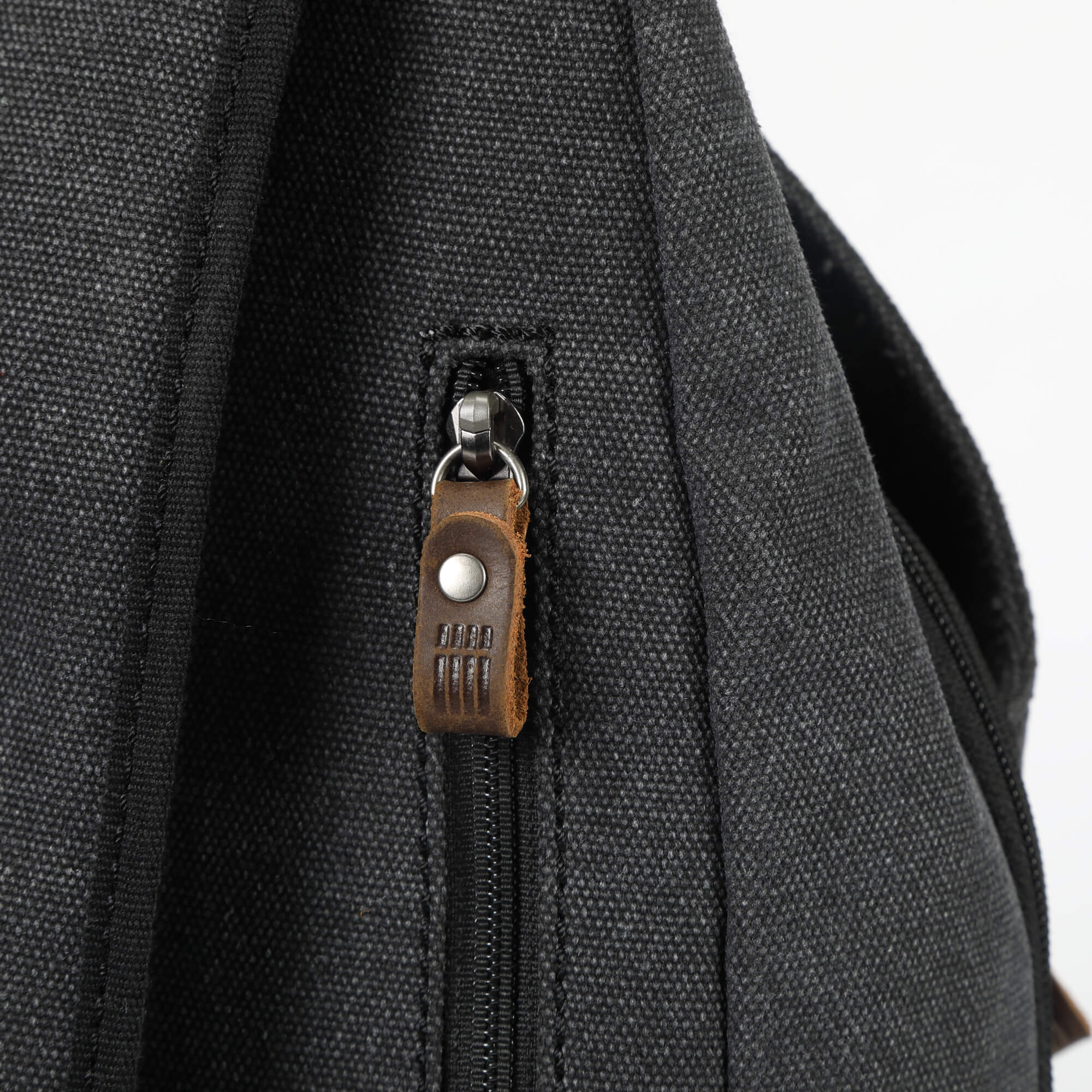 TRP0551 Troop London Classic Sling Bag - Stylish One Strap Backpack for Men & Women - Perfect for Travel, Work & Everyday Use