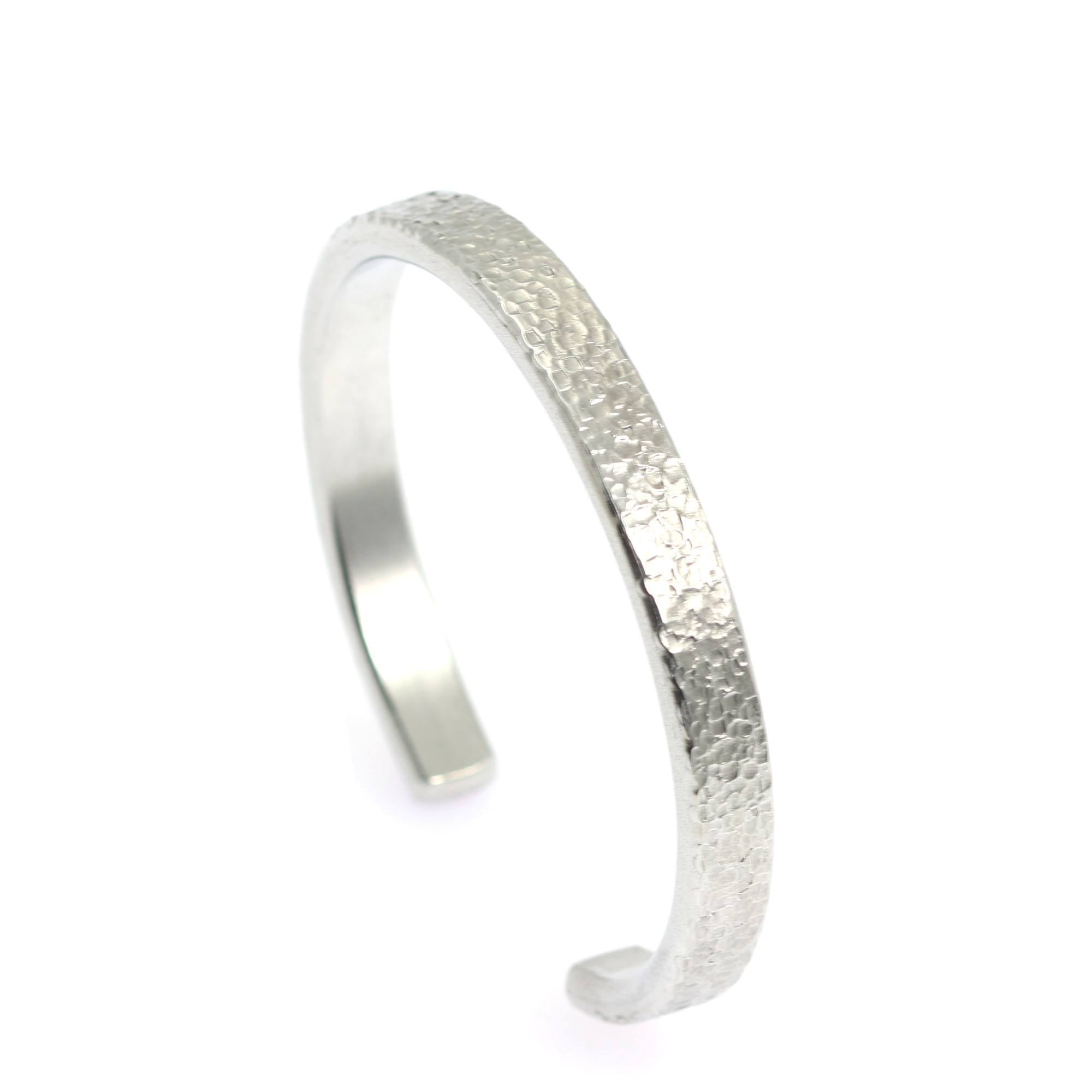 Stylish Thin Textured Aluminum Cuff Bracelet for Women - Lightweight Fashion Jewelry for Everyday Wear, Parties & Special Occasions