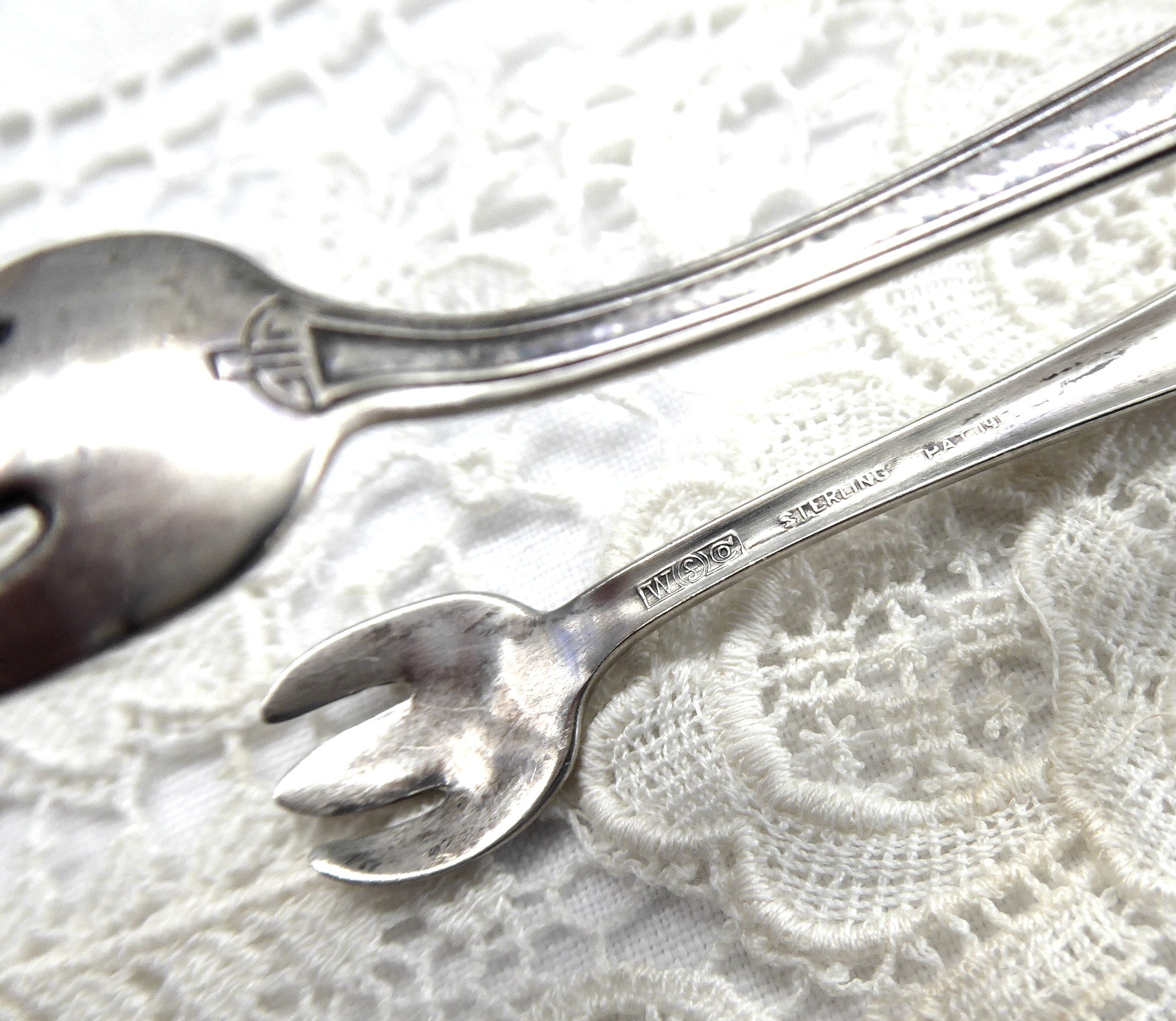 Vintage 1920s Art Deco Sterling Silver Sugar Tongs - Wallace Silver USA - Antique Claw End Design - Perfect for Tea Parties, Afternoon Tea, and Vintage Tableware Collections