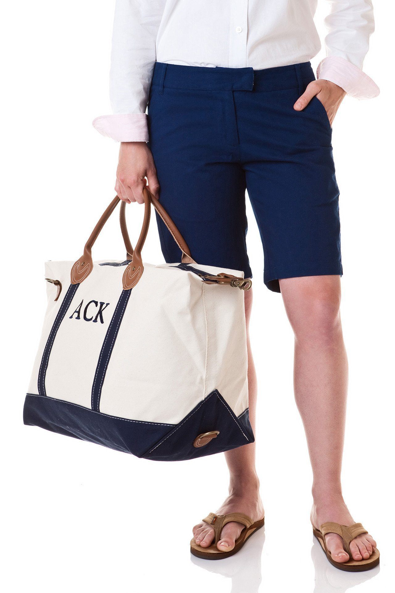 Stylish Navy Weekender Tote Bag for Women - Large Travel Carryall with Pockets - Perfect for Weekend Getaways, Beach Trips & Gym Essentials
