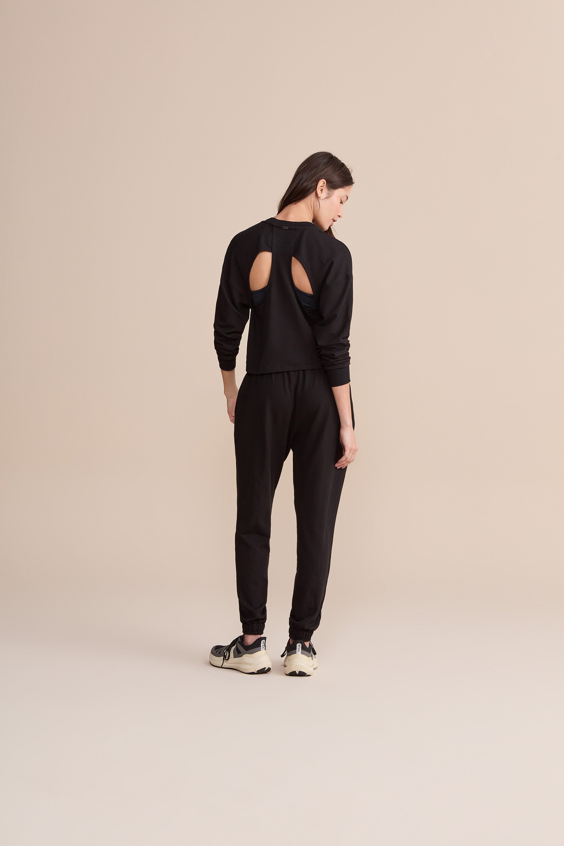 Urban Fleece Cut Out Sweatshirt for Women - Trendy Oversized Pullover with Unique Cut-Out Design | Perfect for Casual Outfits, Streetwear Fashion & Winter Layering