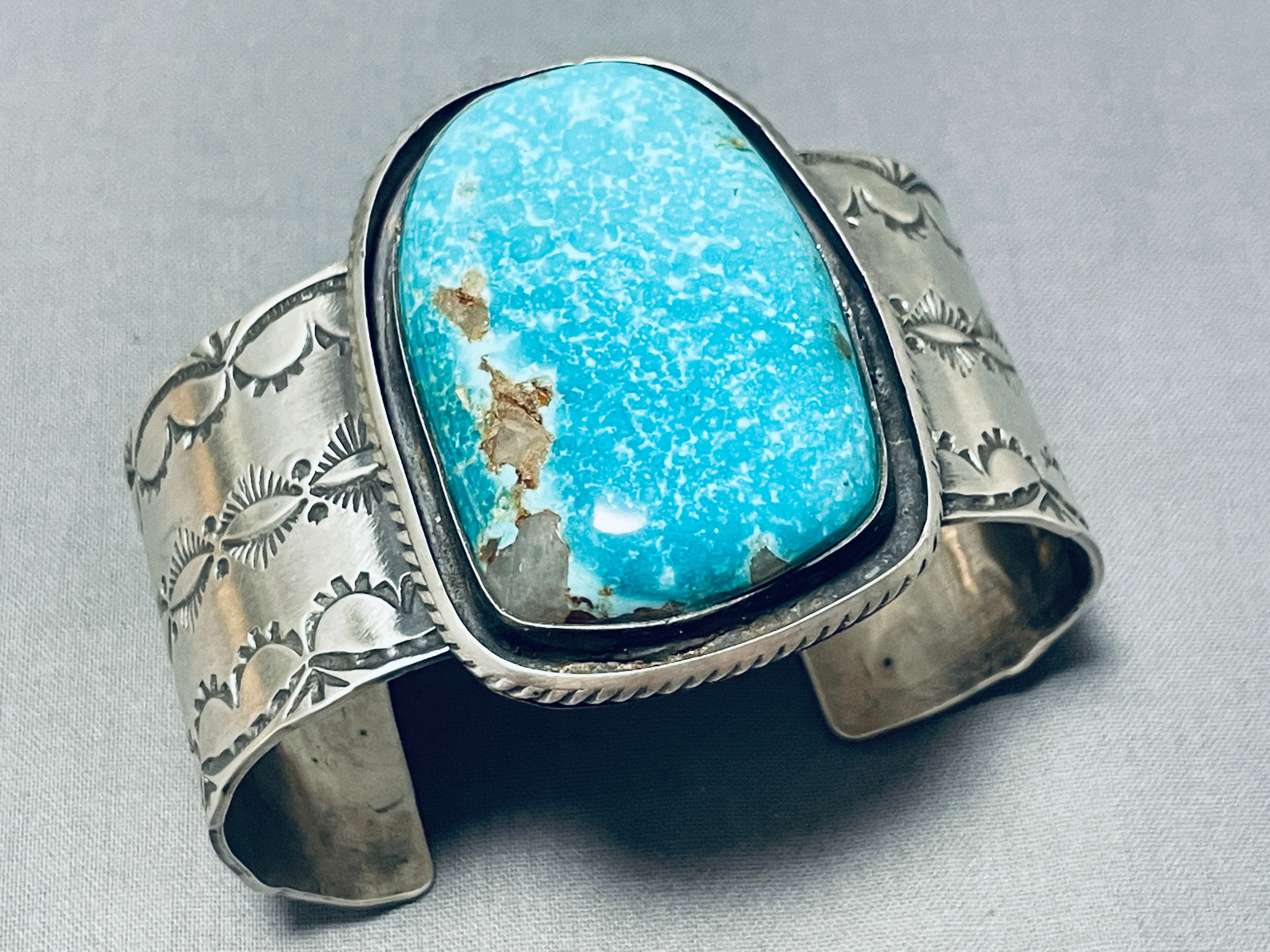 100 Gram Genuine Native American Navajo Old Kingman Turquoise Sterling Silver Bracelet - Handmade Southwest Jewelry for Women, Boho Chic Accessory for Casual Wear & Special Occasions
