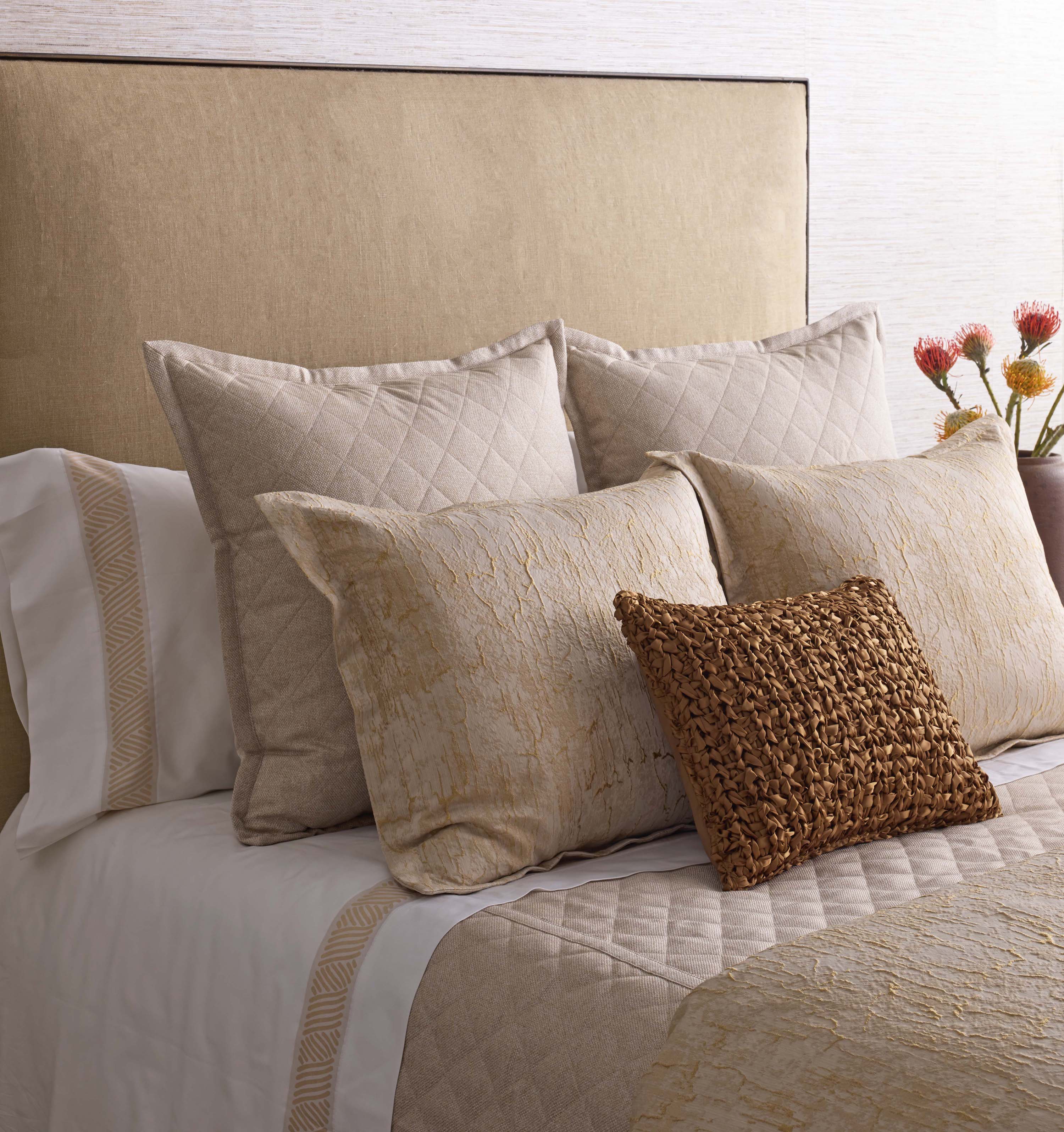 Allure Duvet Cover Set - Queen Size Luxury Bedding with Pillowcases - Perfect for Master Bedroom & Guest Room Decor