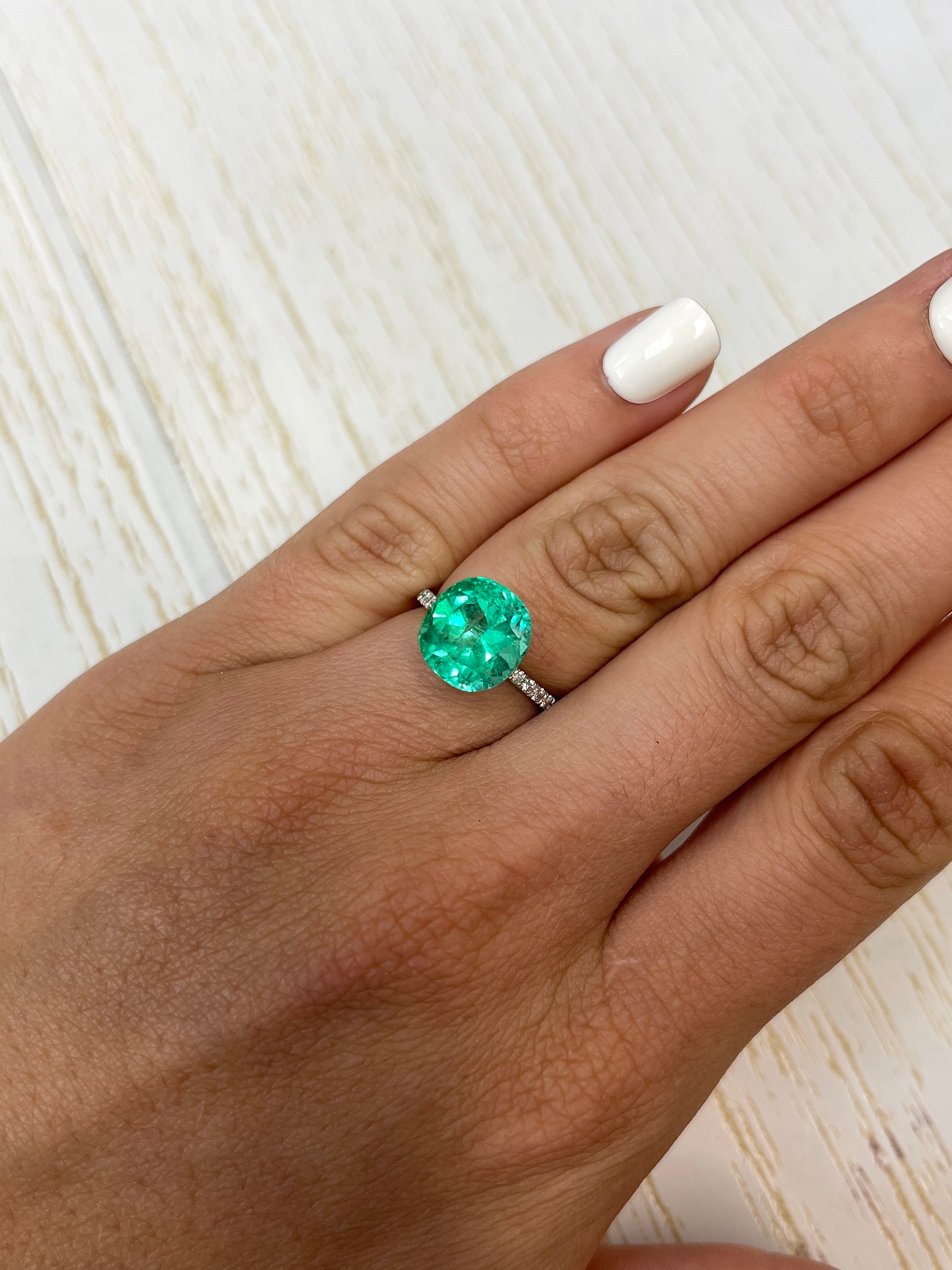 4.94 Carat Natural Colombian Emerald - Cushion Cut Loose Gemstone (10.8x10.3mm) Fine Green for Jewelry Making & Engagement Rings