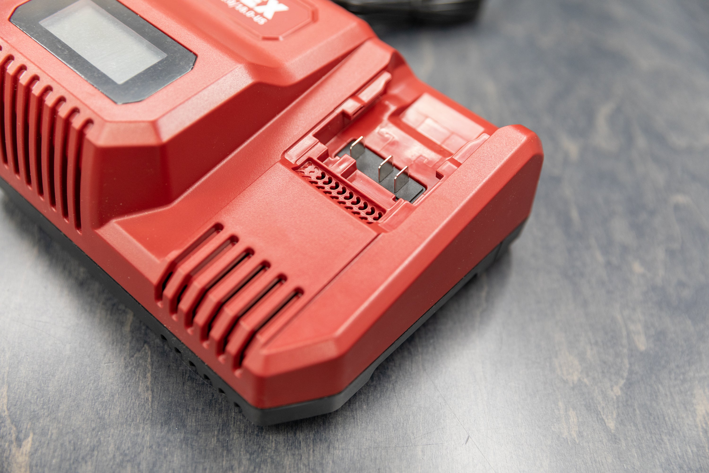 Flex 18.0V/12.0V Fast Battery Charger for Power Tools - Compatible with Drills, Saws & Outdoor Equipment - Perfect for DIY Projects & Professional Worksites