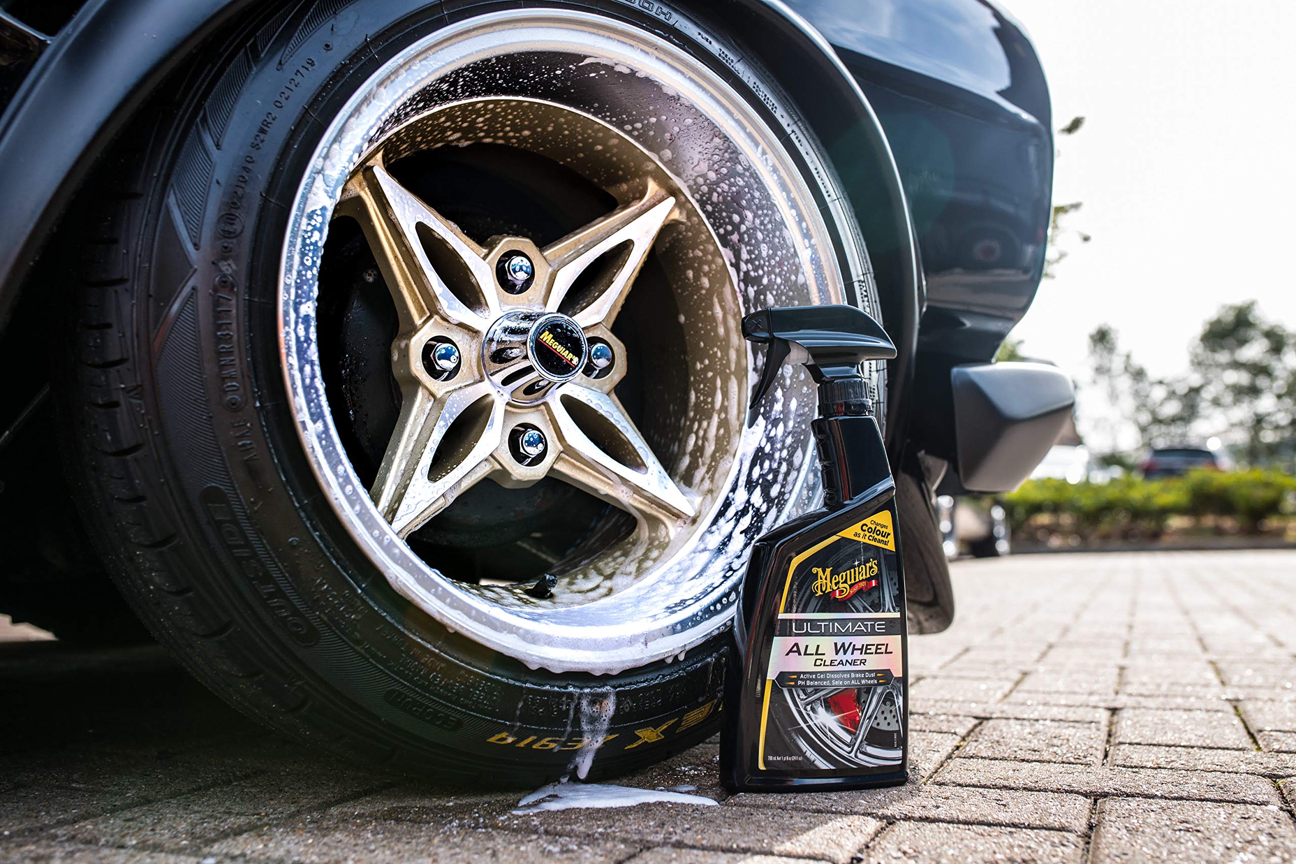 Meguiar's Complete Car Cleaning Kit - Wash, Wax, Wheel & Interior Detailing Kit with Storage Bag - Perfect for Car Wash, Waxing & Detailing at Home or Professional Use