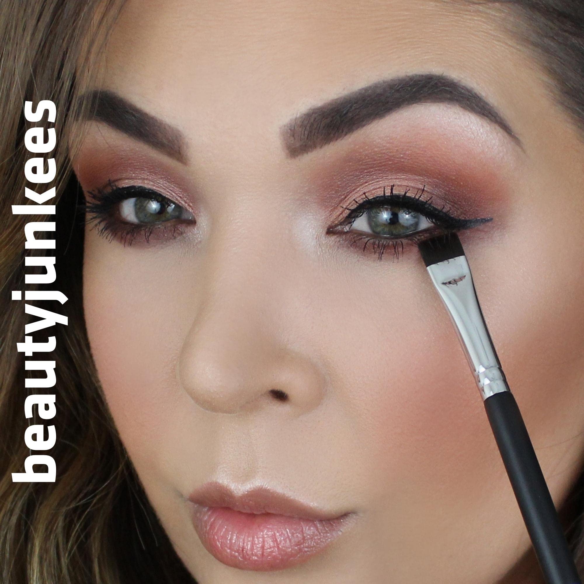 Flat Definer Eyeliner Brush - Small Makeup Brush for Sharp Defined Eye Liner, Eyebrow Shaping & Eyeshadow Application | Perfect for Powder, Gel & Cream Makeup | Professional Makeup Tools for Daily Use & Special Occasions