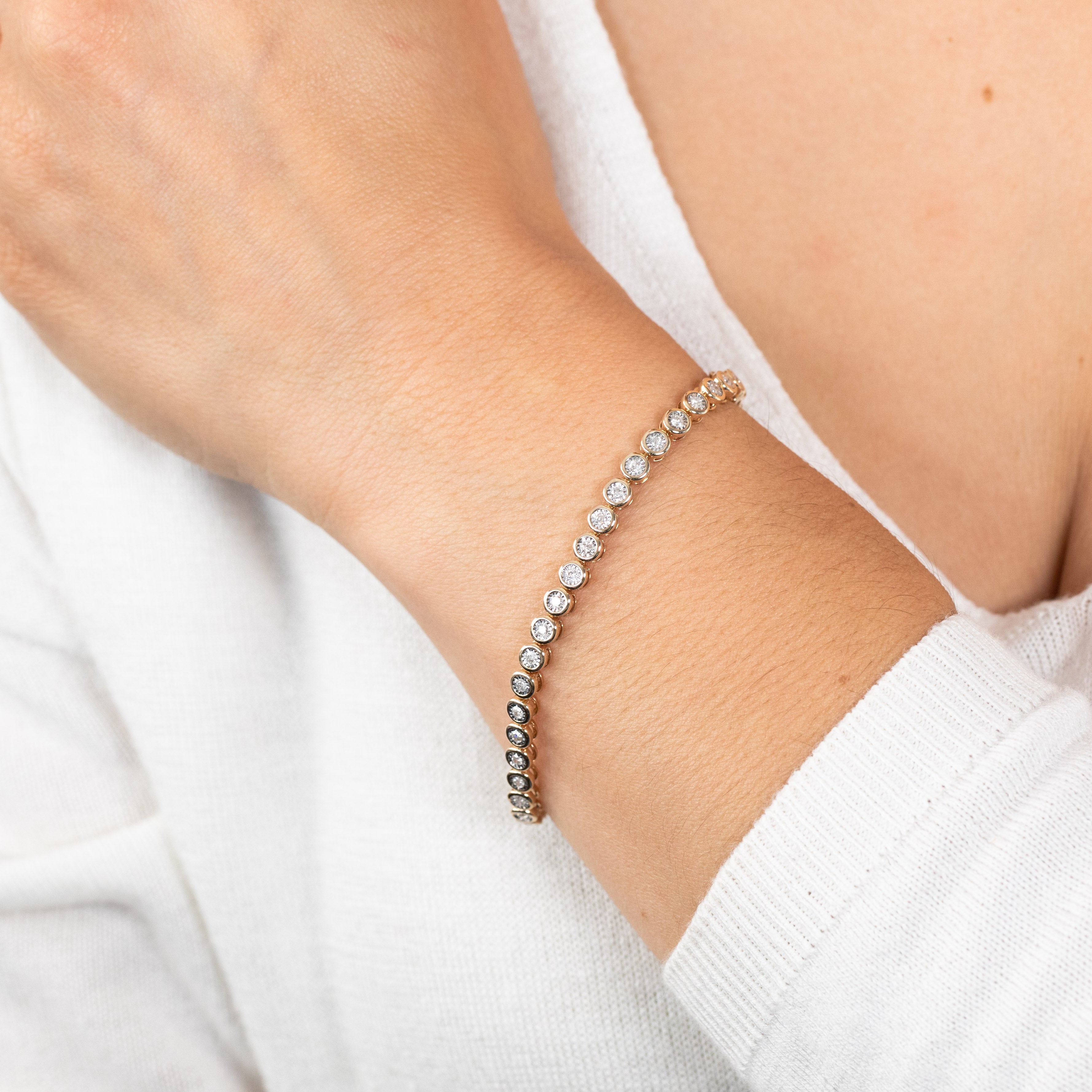 1.00 Carat Diamond Tennis Bracelet in 10K Yellow Gold - Elegant Jewelry Gift for Women, Perfect for Anniversaries & Special Occasions