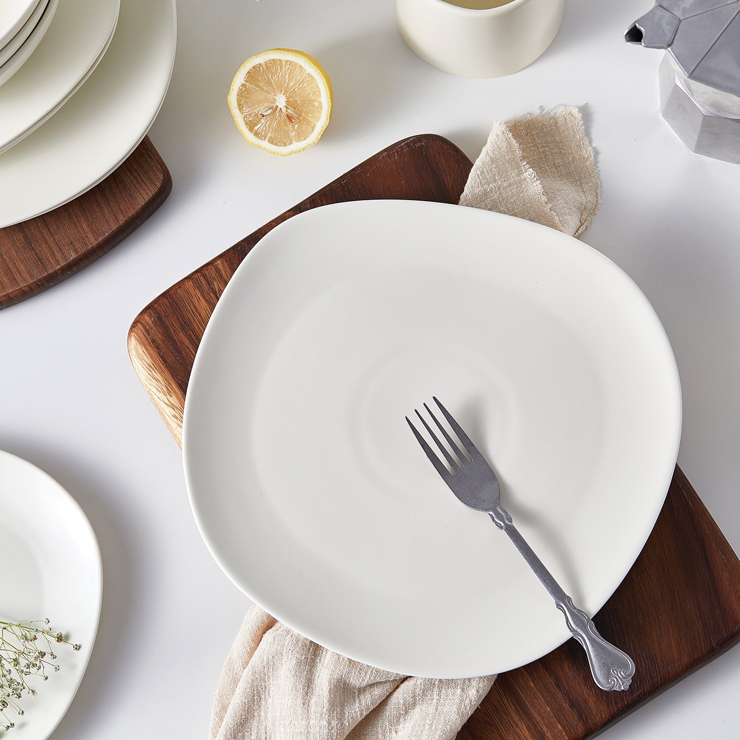 Delilah Porcelain Dinner Plate Set - 6-Piece Elegant Bone China Plates for Fine Dining, Parties & Home Decor