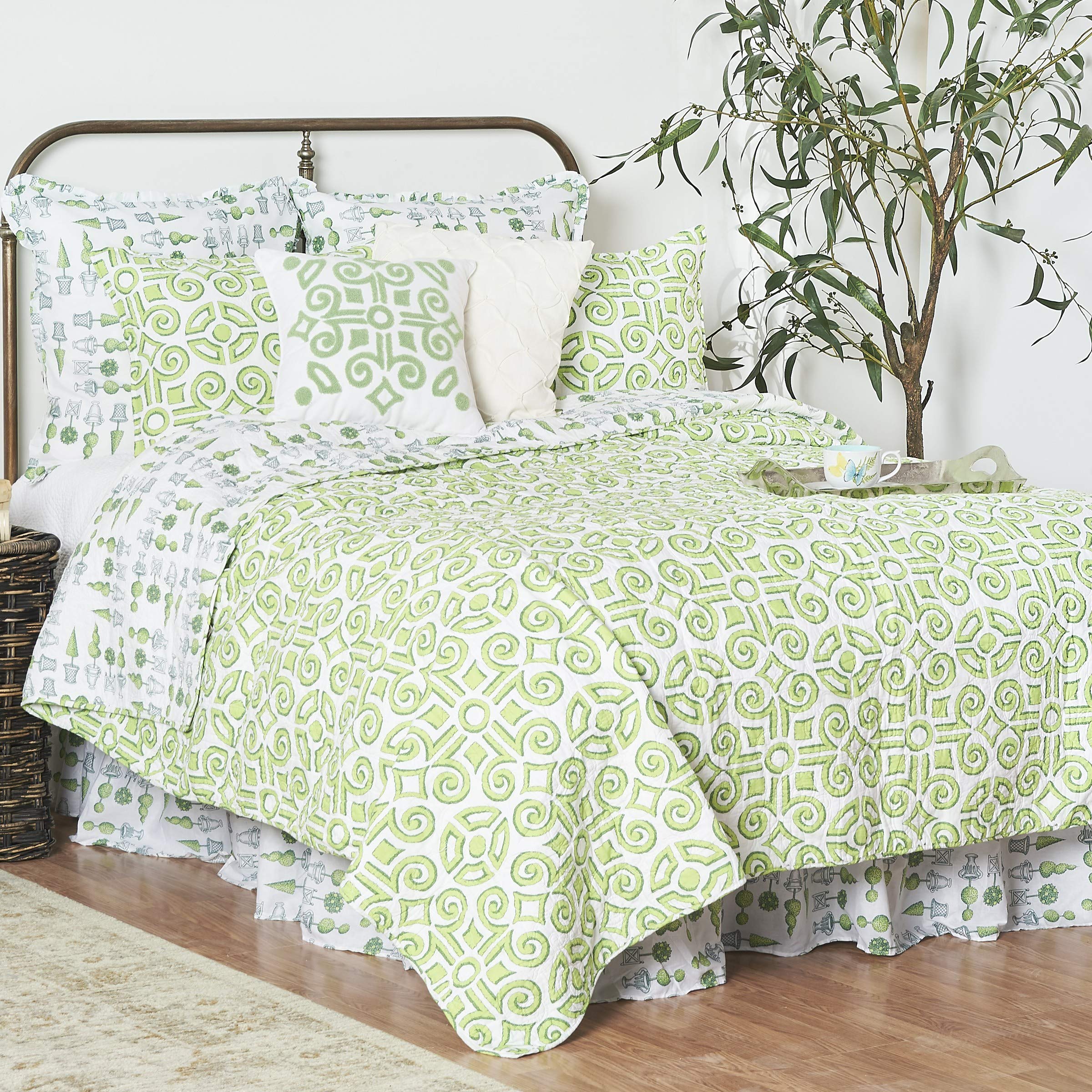 C&F Home Boxwood Abbey Quilt - Green & White Twin Size Bedspread - Soft & Breathable Quilted Coverlet for Bedroom Decor, Guest Room, Dormitory