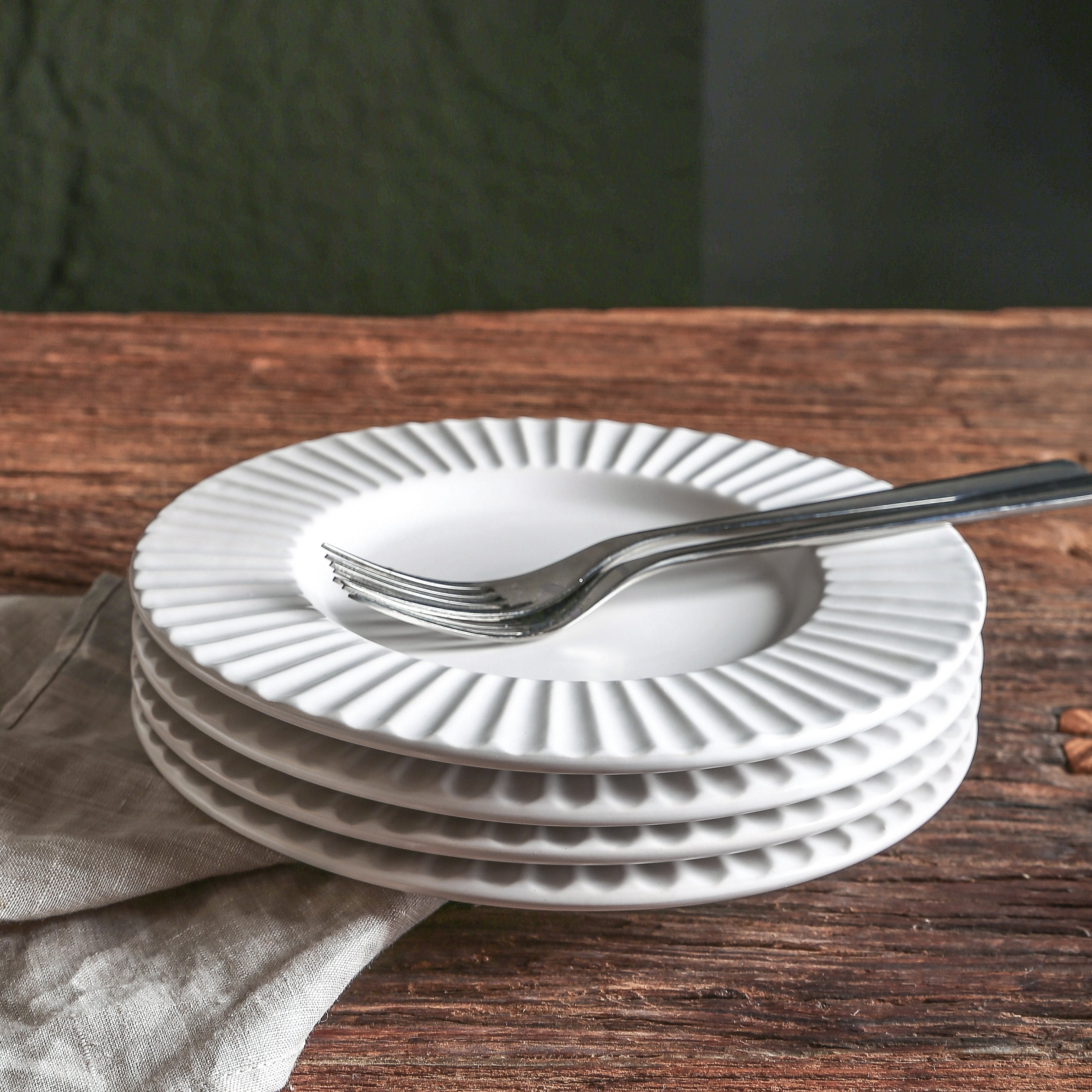 Premium White Stoneware Dinnerware Set - 16-Piece Porcelain Plates, Bowls & Mugs - Elegant & Durable for Everyday Use, Dinner Parties & Restaurant Style Dining