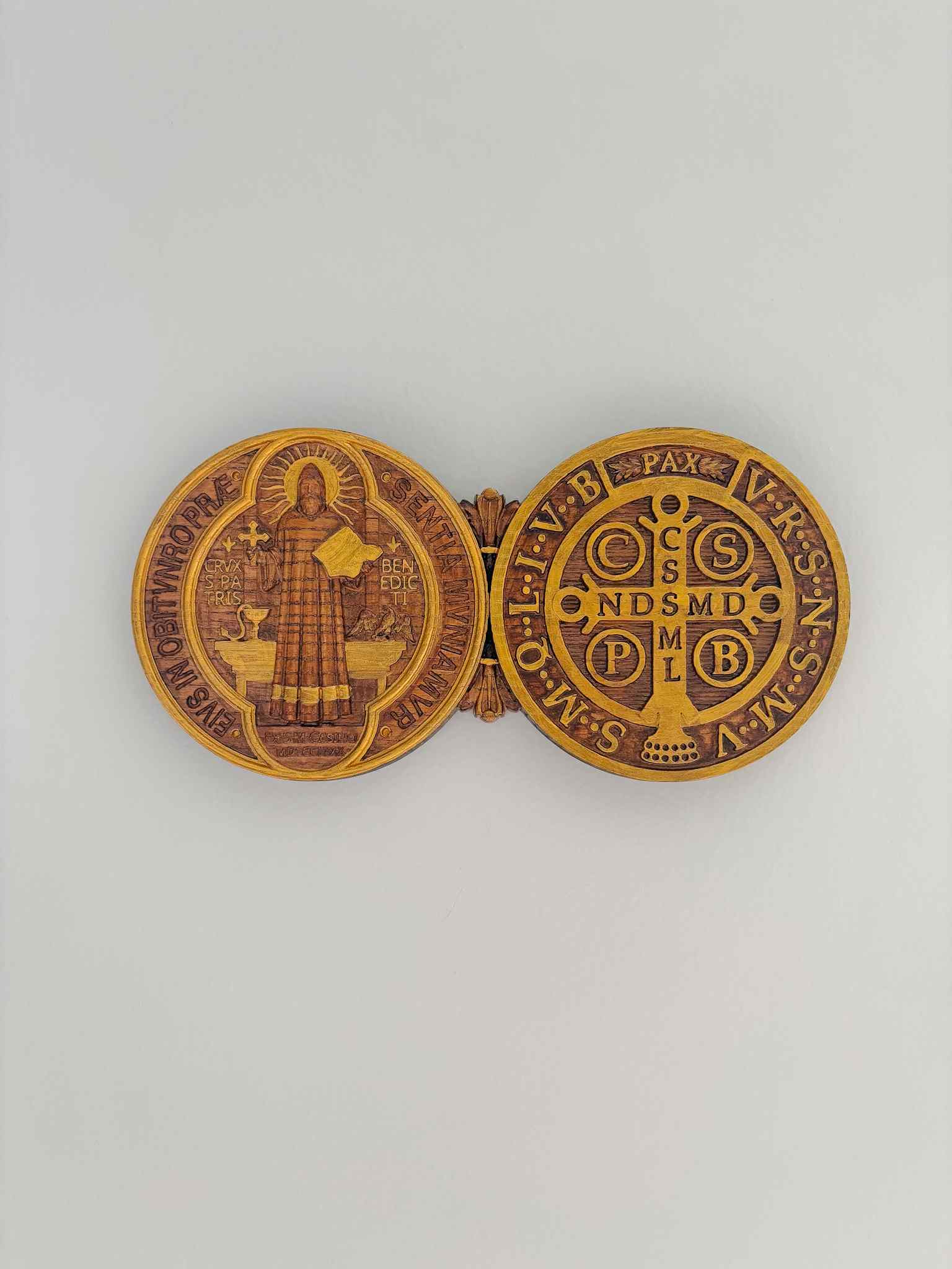 St. Benedict Medal Wooden Plaque - Catholic Religious Wall Decor for Home, Office & Church - Protection Against Evil & Spiritual Blessings
