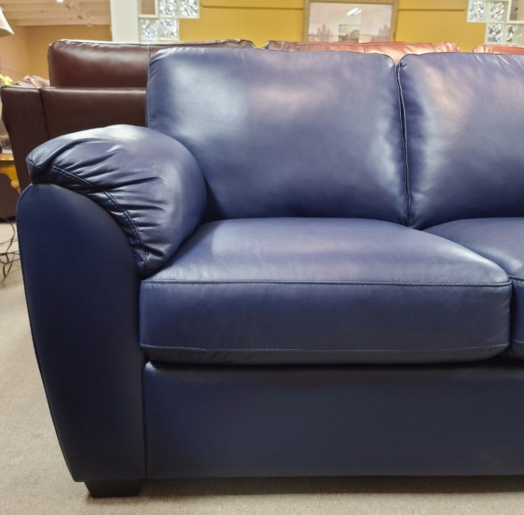 Palliser Lanza Genuine Leather Loveseat - Modern 2-Seater Sofa for Living Room, Lounge & Office - Comfortable Leather Couch with Premium Stitching & Durable Frame