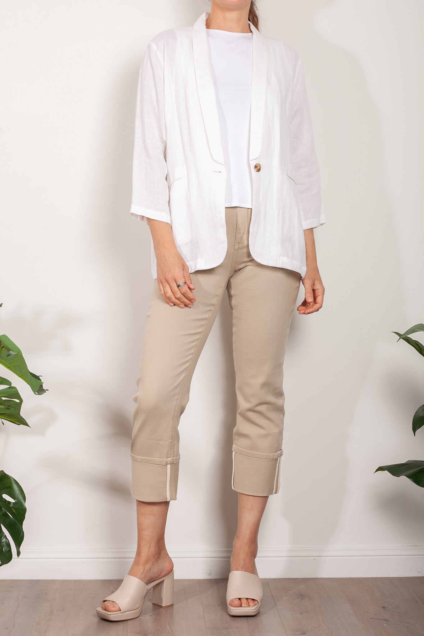 Zoe Kratzmann Women's Lightweight Water-Resistant Jacket - Perfect for Outdoor Hiking, Travel & Everyday Wear
