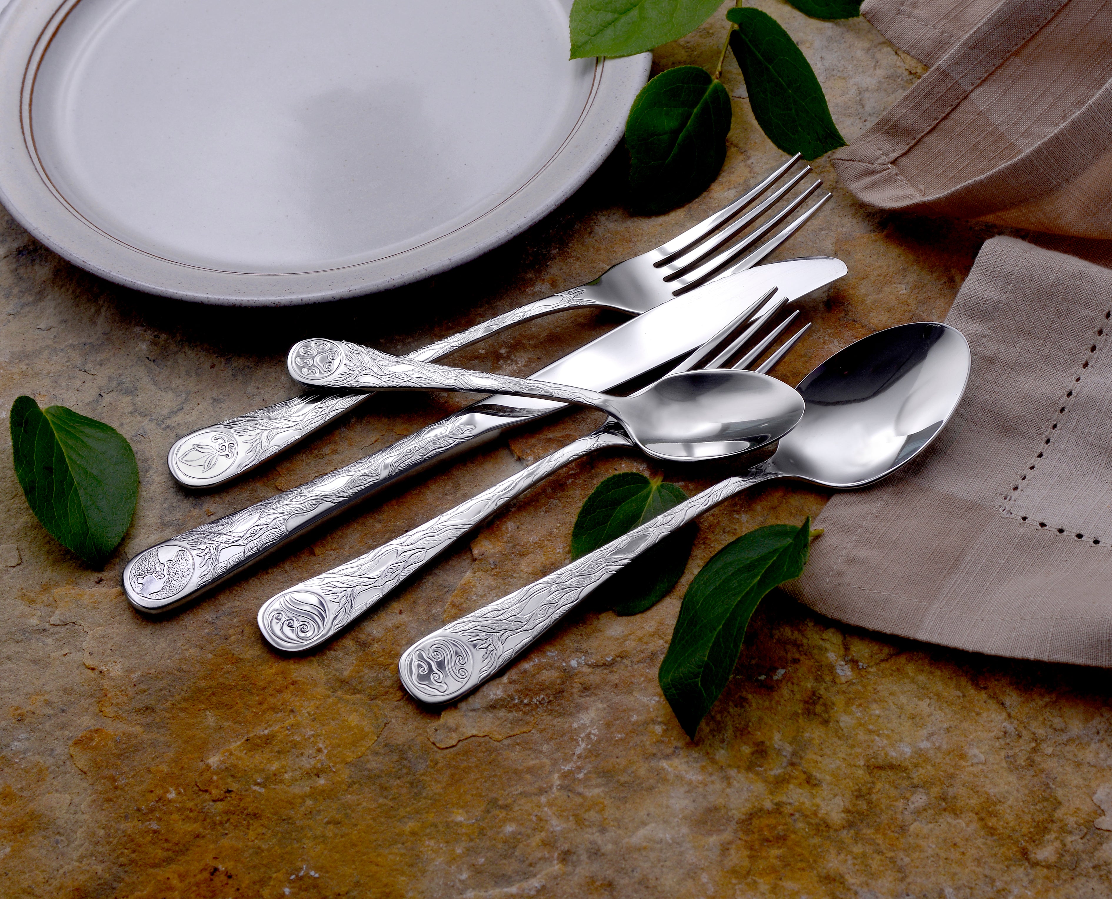 65-Piece Earth-Themed Dinnerware Set for Family Gatherings, Parties & Eco-Friendly Dining | Ceramic Plates, Bowls & Mugs