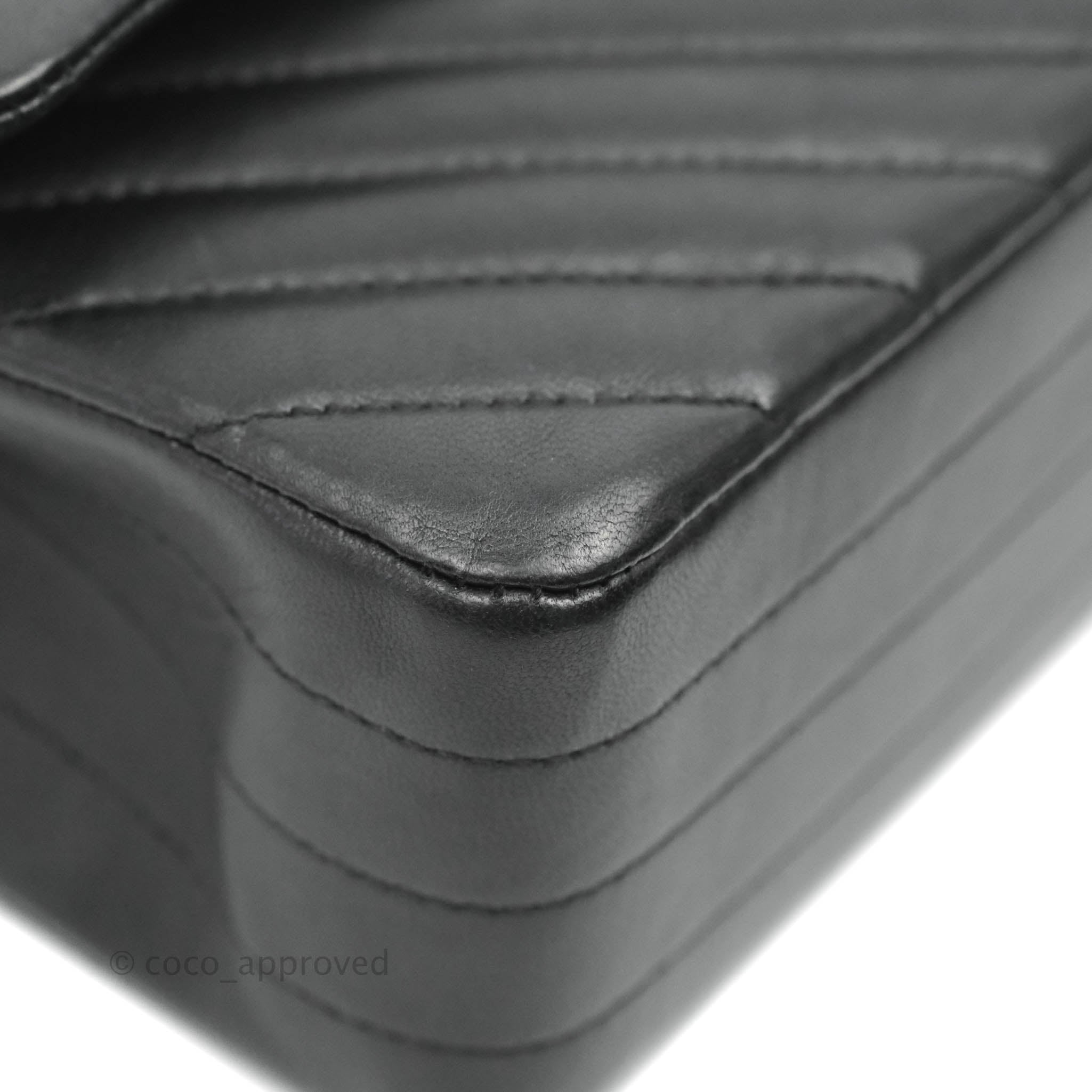 Chanel Classic Chevron M/L Medium Double Flap So Black Lambskin Bag - Luxury Designer Handbag for Women, Perfect for Evening Events & Special Occasions