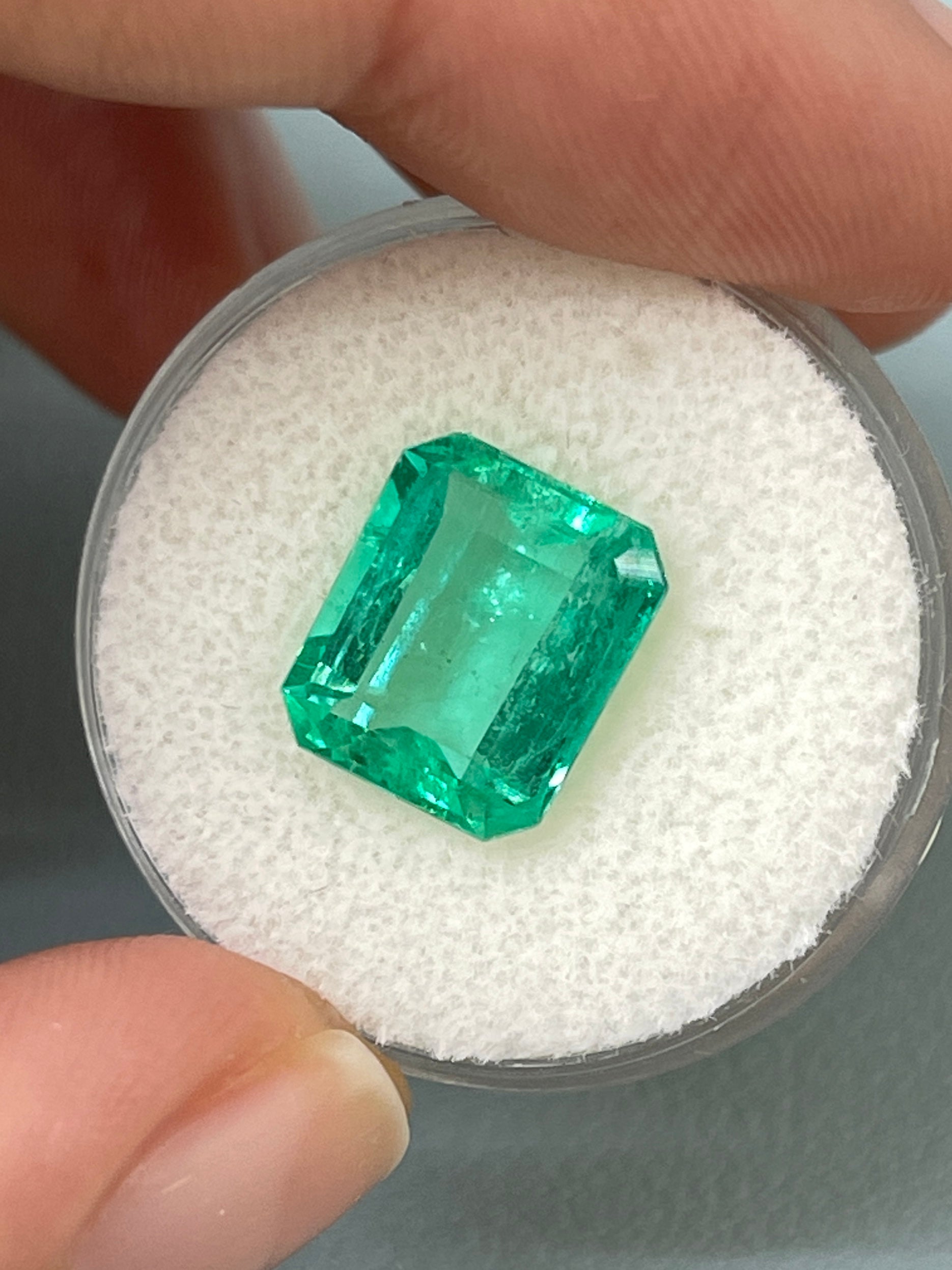 5.02 Carat 11.5x9mm Natural Loose Colombian Emerald Gemstone - Classic Emerald Cut for Jewelry Making, Engagement Rings & Luxury Gifts