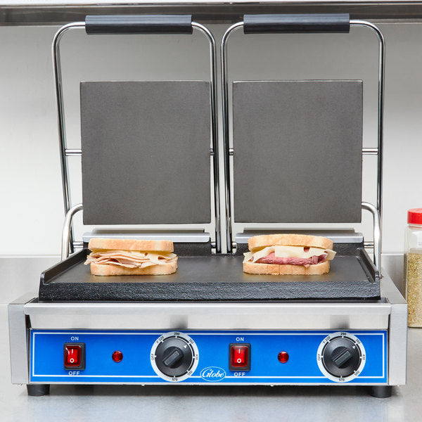 Globe GSGDUE10 Bistro Series Double Sandwich Grill - 20 x 10 Inch Non-Stick Smooth Plates, 3200W Commercial Electric Griddle (208/240V) - Perfect for Restaurants, Diners & Food Trucks - Grill Paninis, Burgers & Breakfast Foods