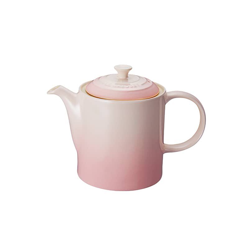 Le Creuset Grand Teapot 1.25 Quart - Premium Enameled Cast Iron Teapot in Shell Pink - Perfect for Tea Lovers, Home Brewing & Elegant Afternoon Tea Parties