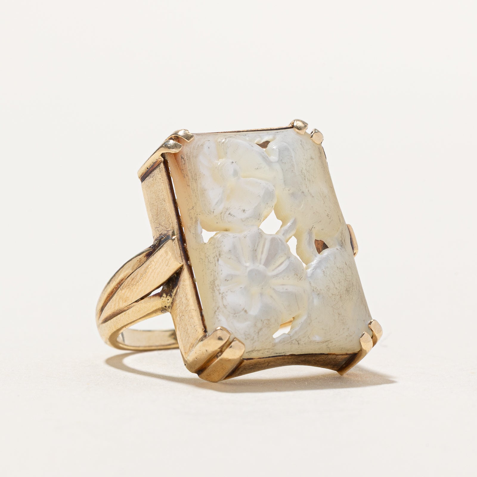 7.50ct Floral Carved Mother of Pearl Cocktail Ring - Size 6.75 | Elegant Vintage Jewelry for Women | Perfect for Weddings, Parties & Special Occasions