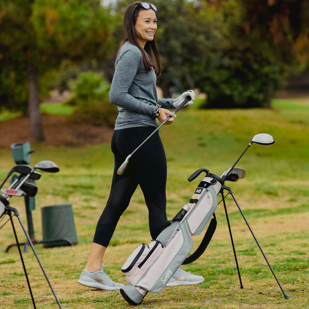 Premium The Loma Flamingo Par 3 Golf Stand Bag - Lightweight & Durable Golf Carry Bag for Men & Women - Perfect for Short Courses & Driving Range Practice
